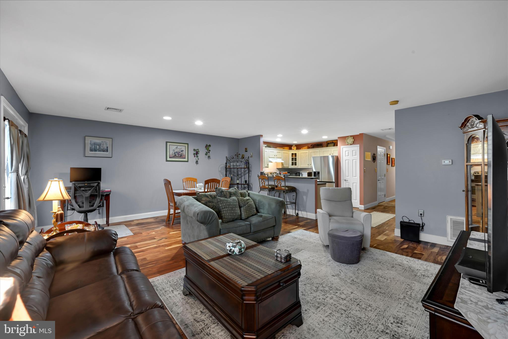 SHERWOOD COURT - Residential