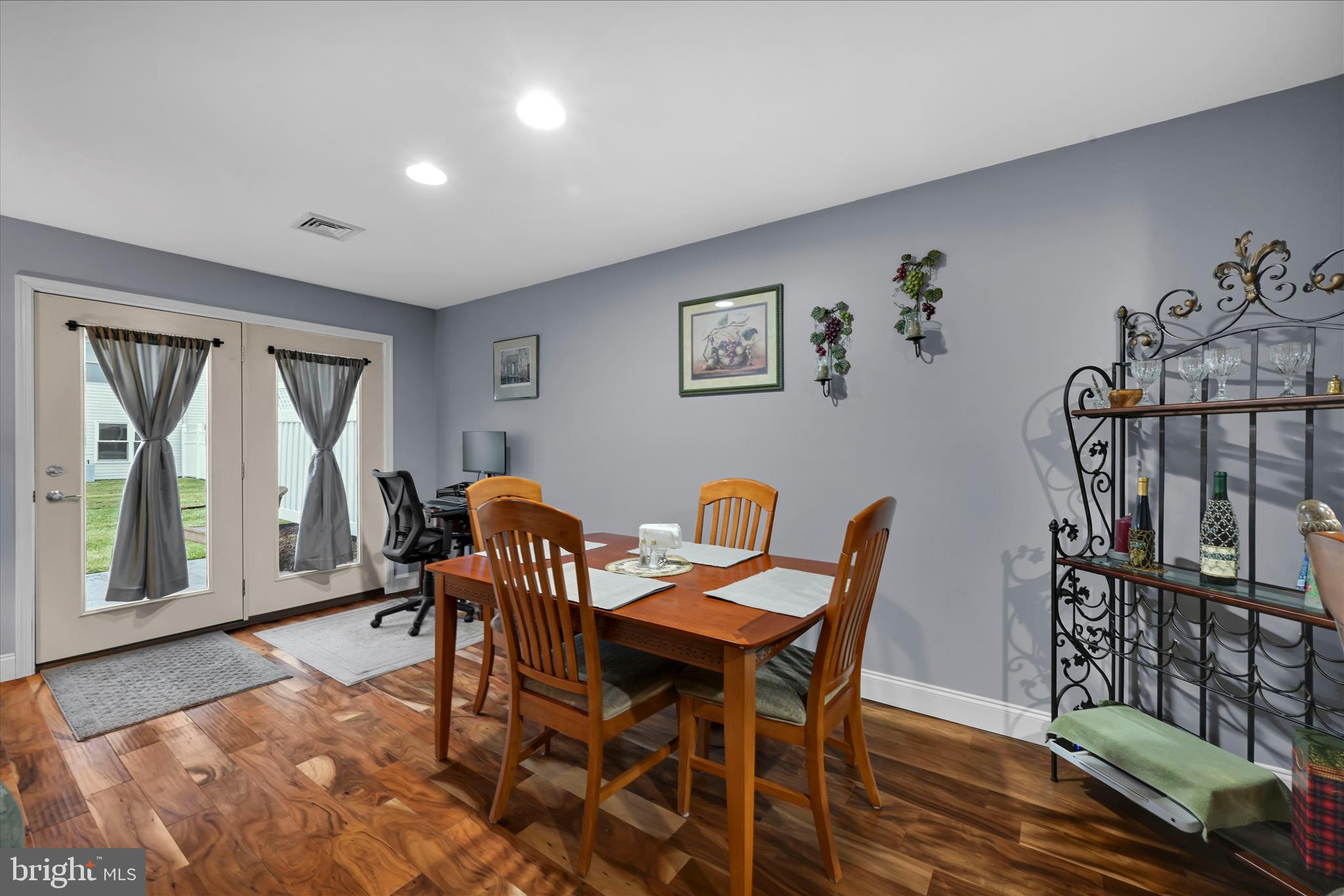 SHERWOOD COURT - Residential