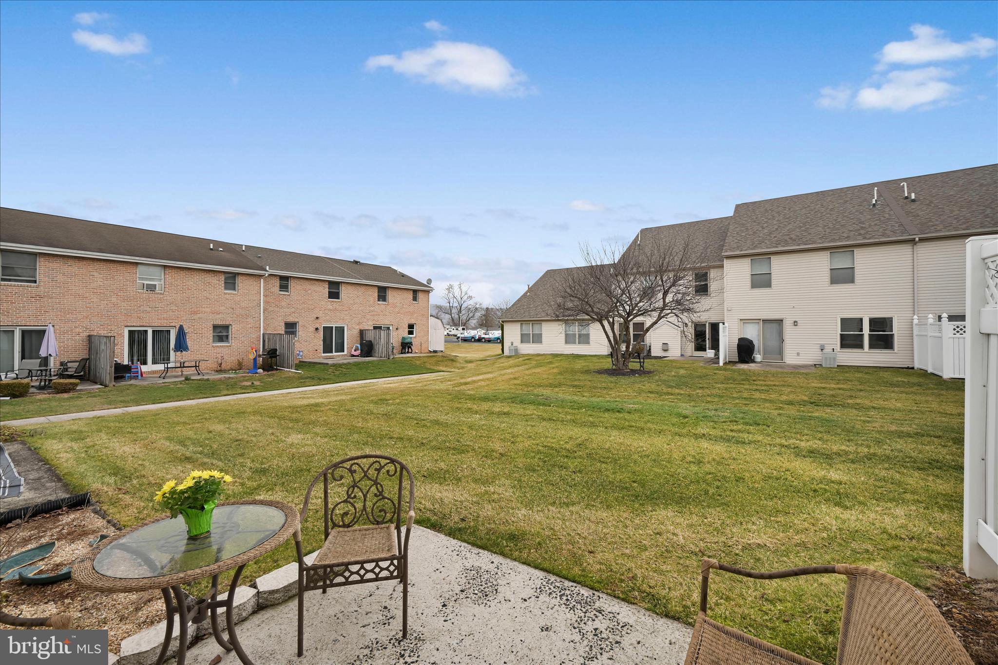 SHERWOOD COURT - Residential