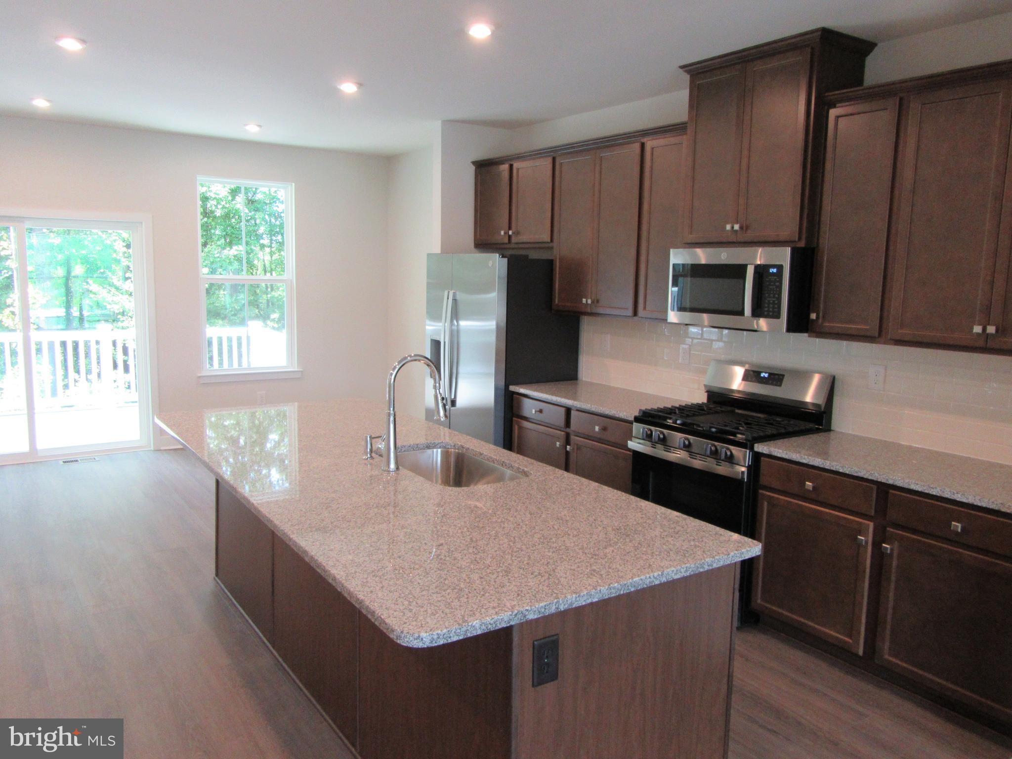 4355 REUSCH CIRCLE
