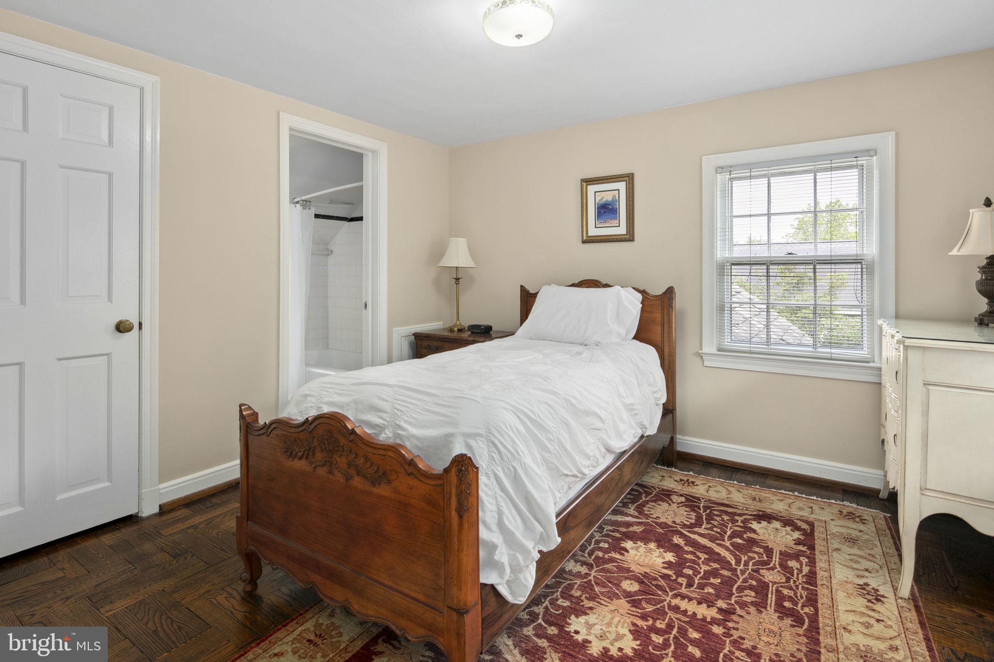 COUNTRY CLUB HILLS - Residential