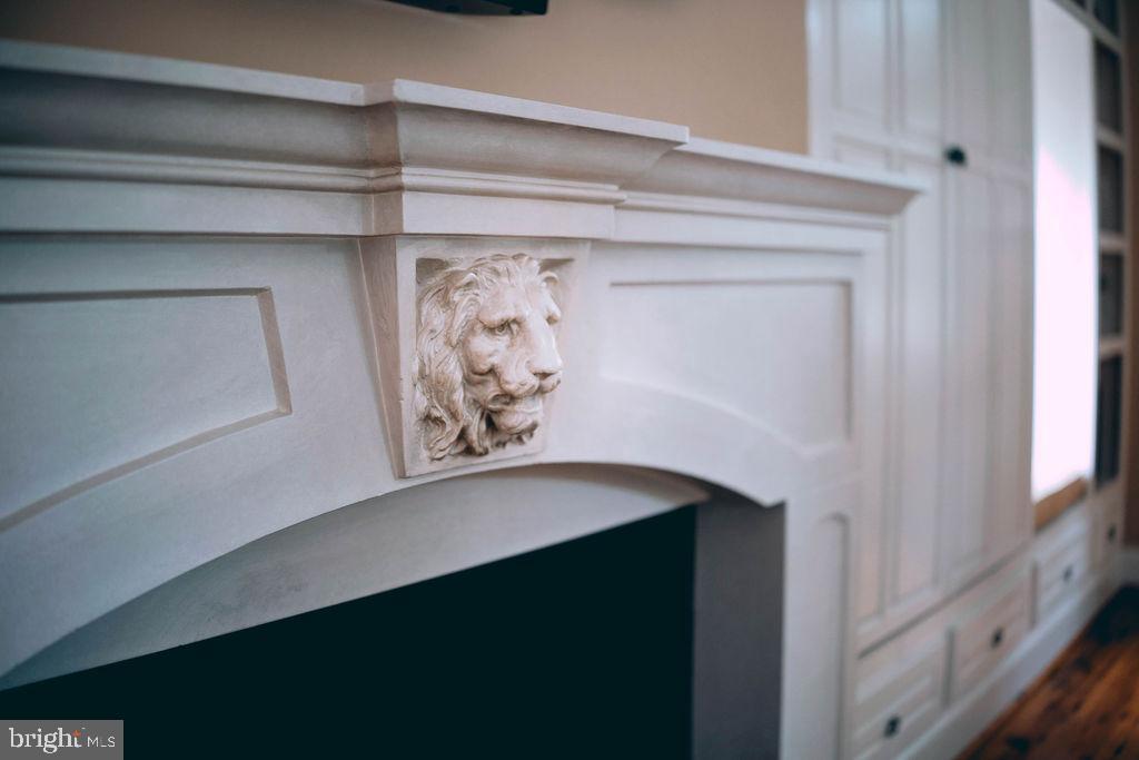 COUNTRY CLUB HILLS - Residential