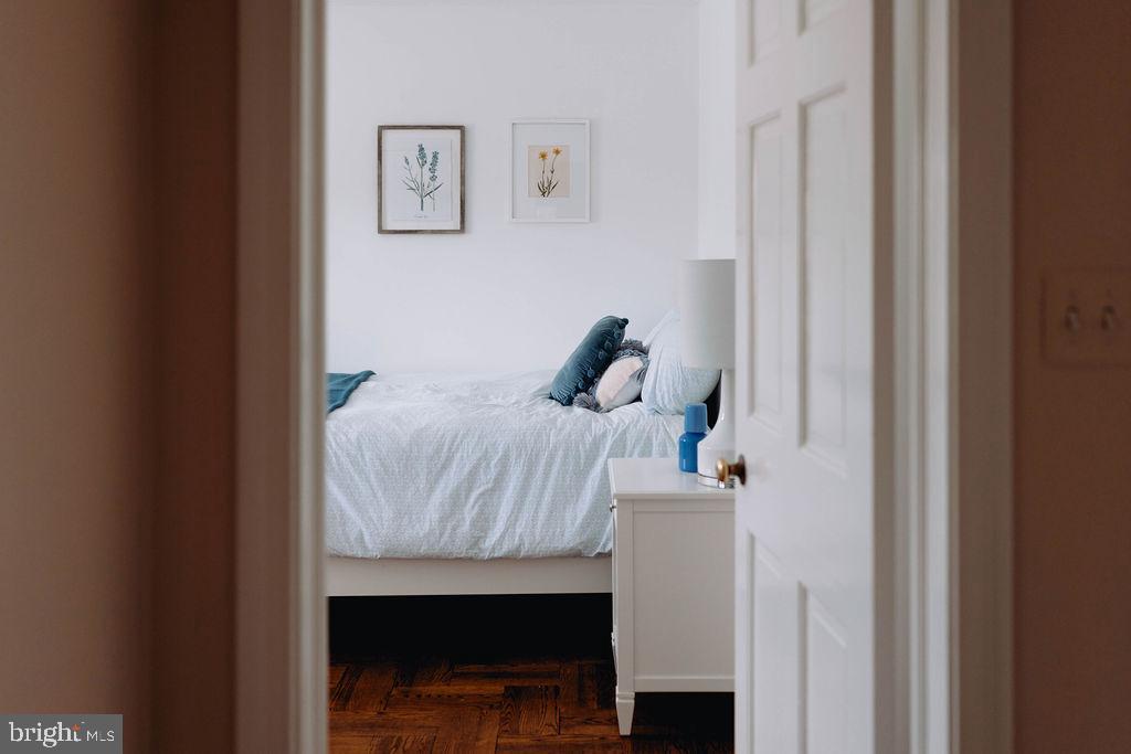 COUNTRY CLUB HILLS - Residential