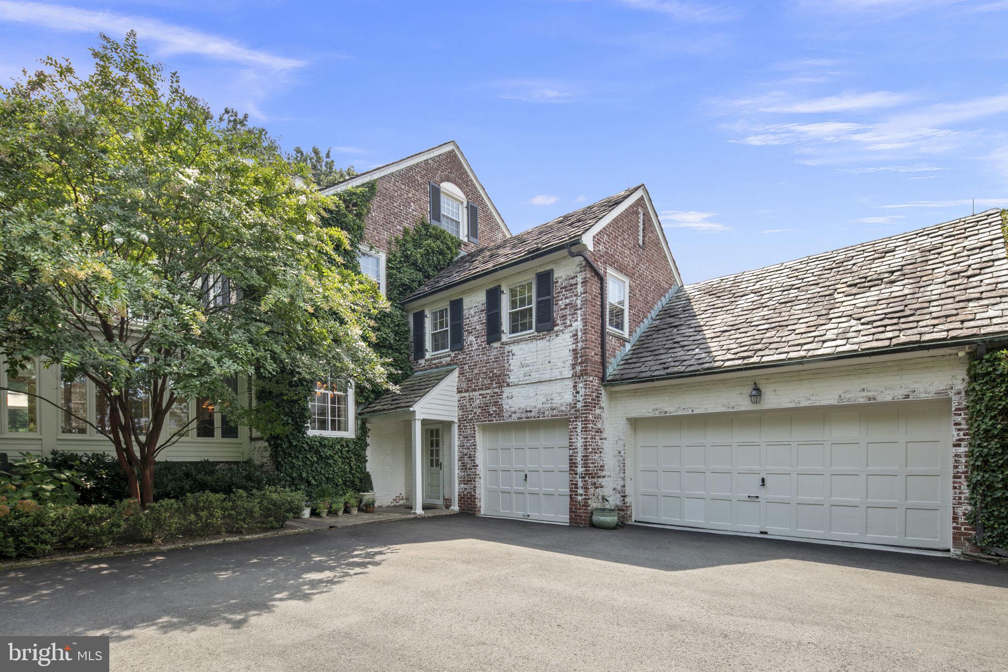 COUNTRY CLUB HILLS - Residential