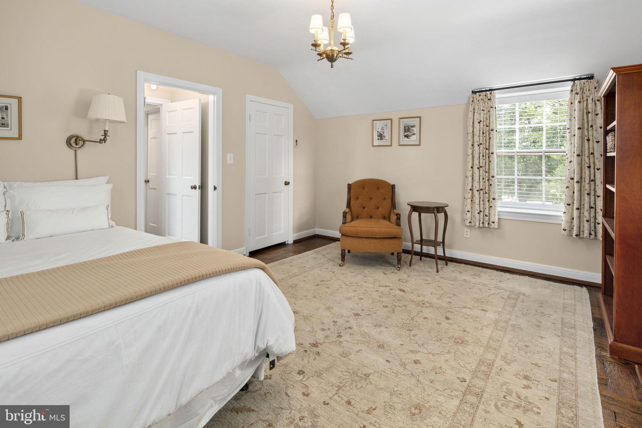 COUNTRY CLUB HILLS - Residential