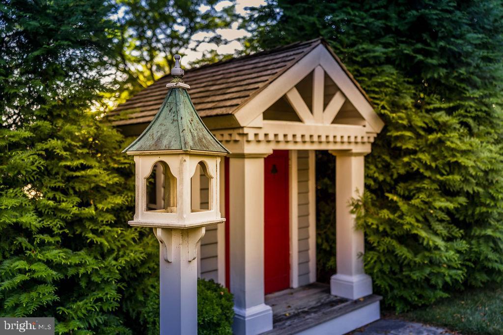 COUNTRY CLUB HILLS - Residential