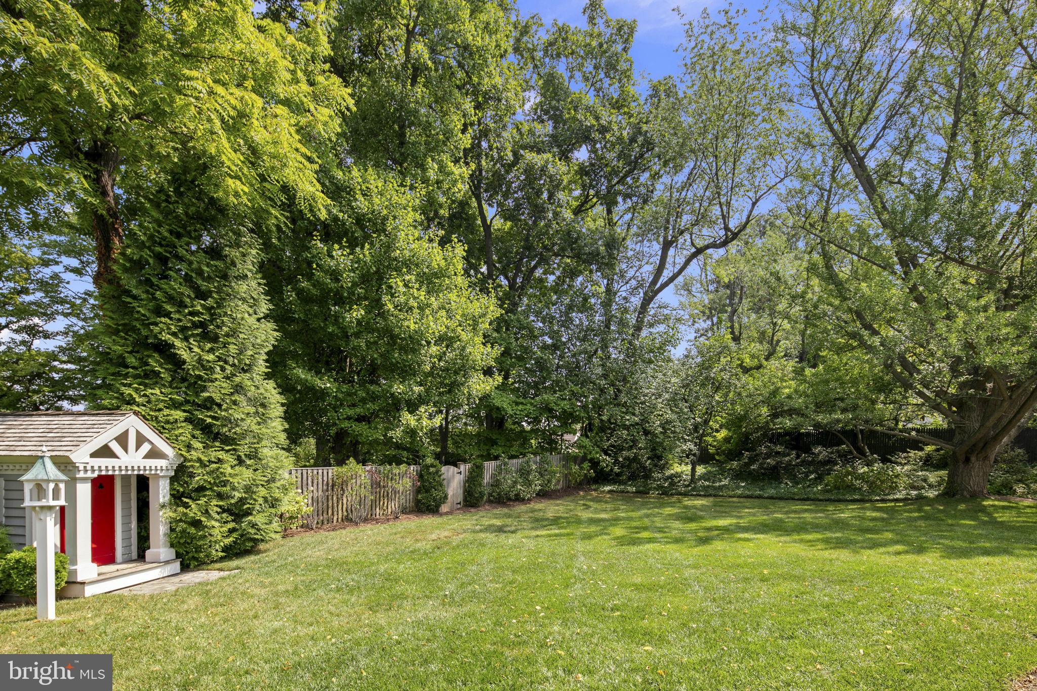 COUNTRY CLUB HILLS - Residential