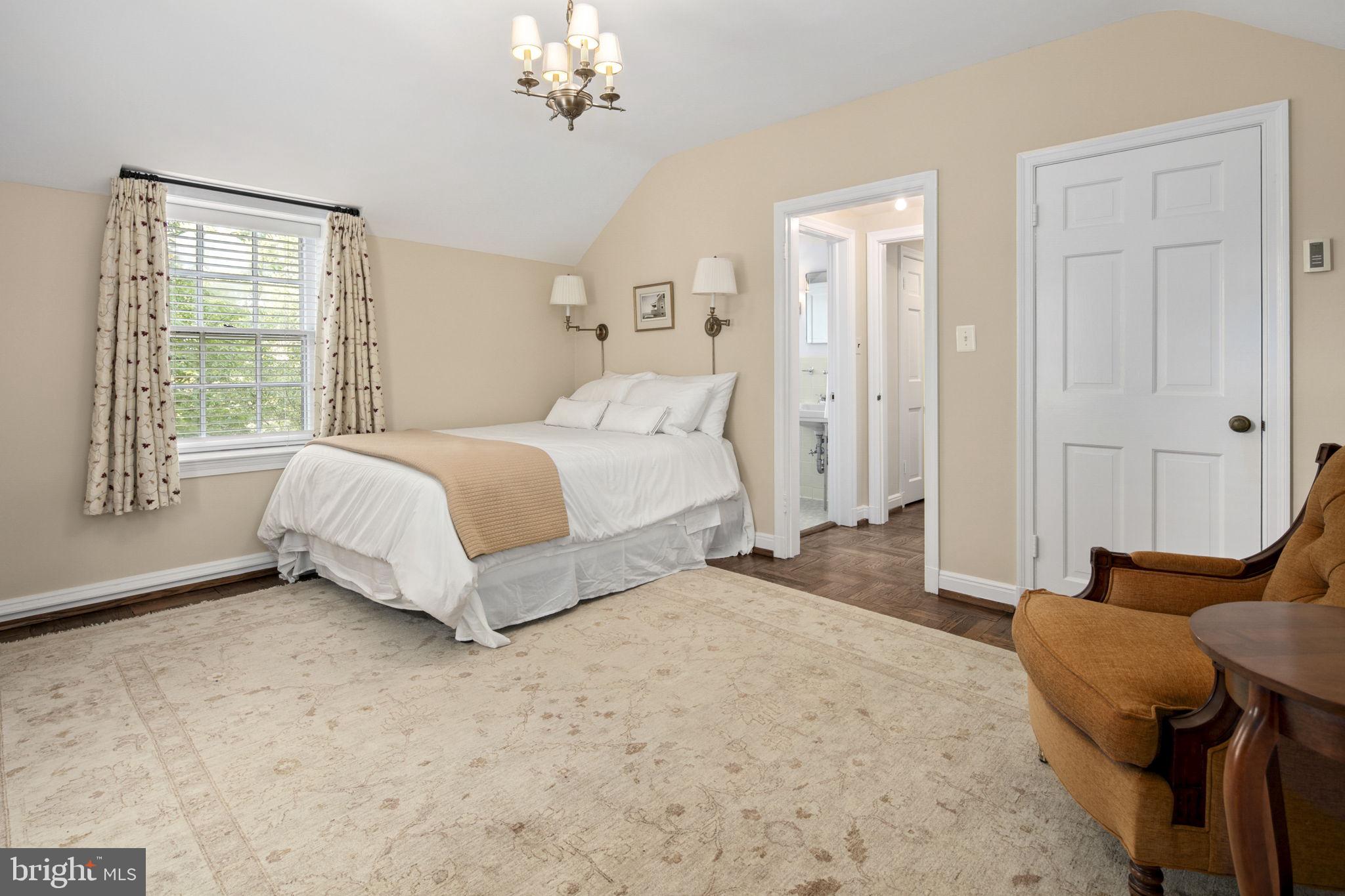 COUNTRY CLUB HILLS - Residential