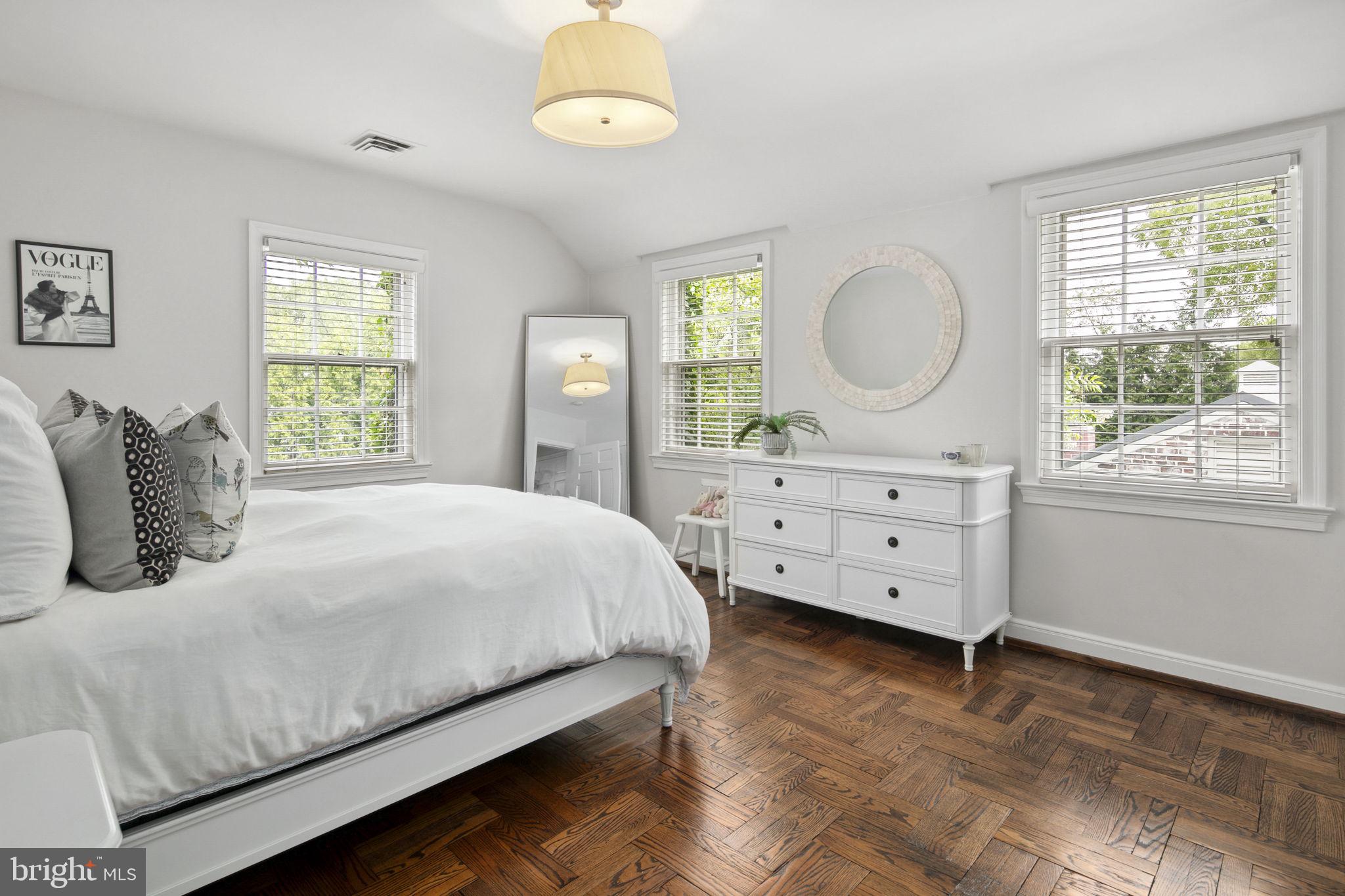 COUNTRY CLUB HILLS - Residential