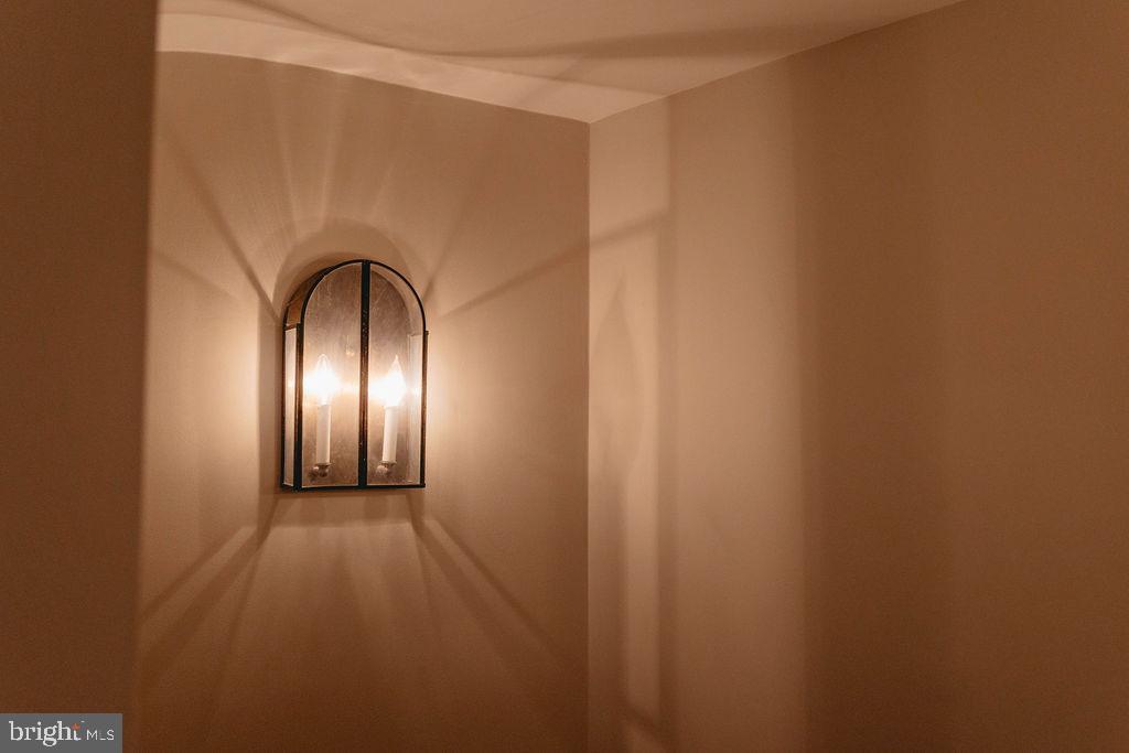 COUNTRY CLUB HILLS - Residential