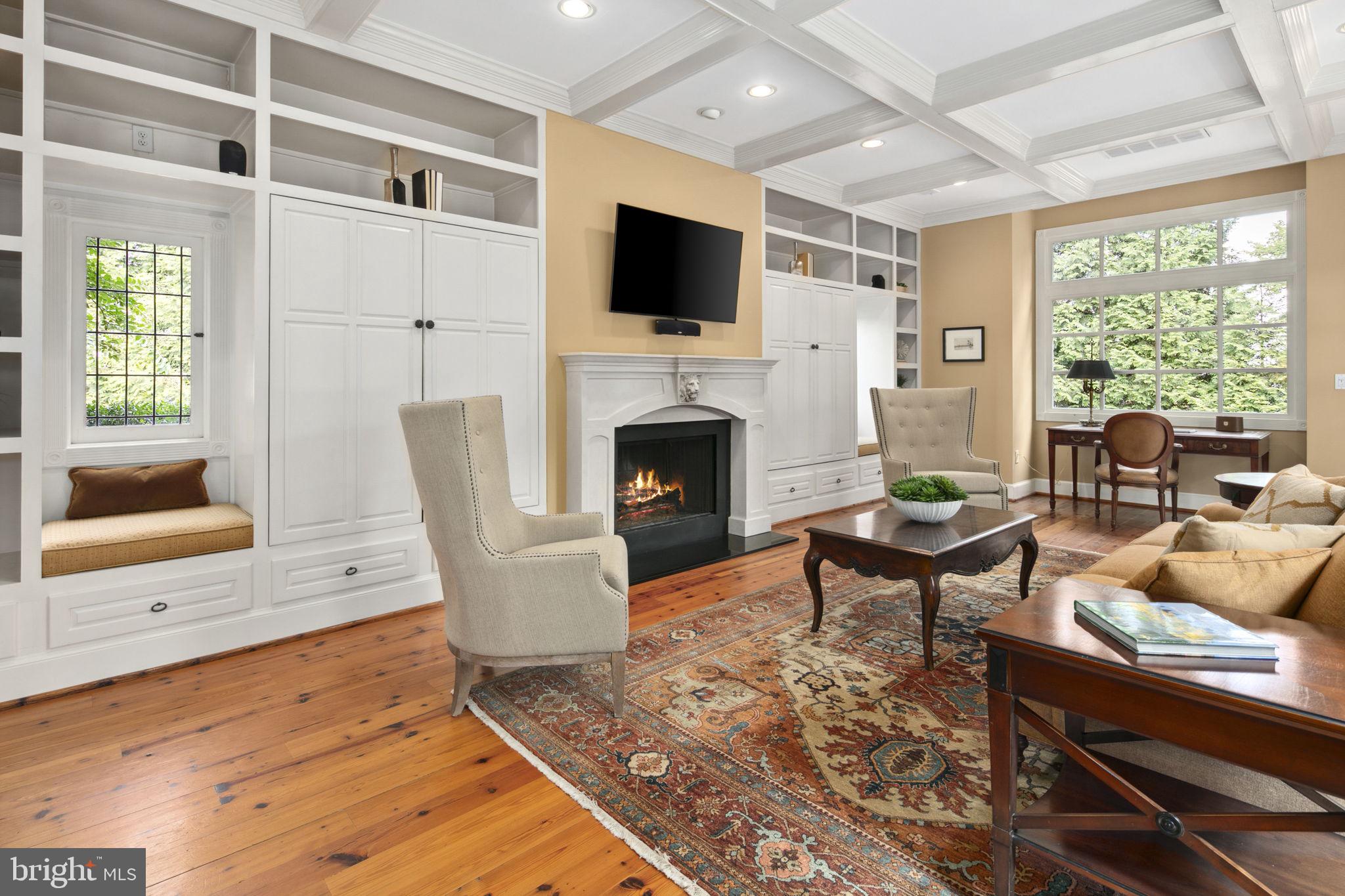 COUNTRY CLUB HILLS - Residential