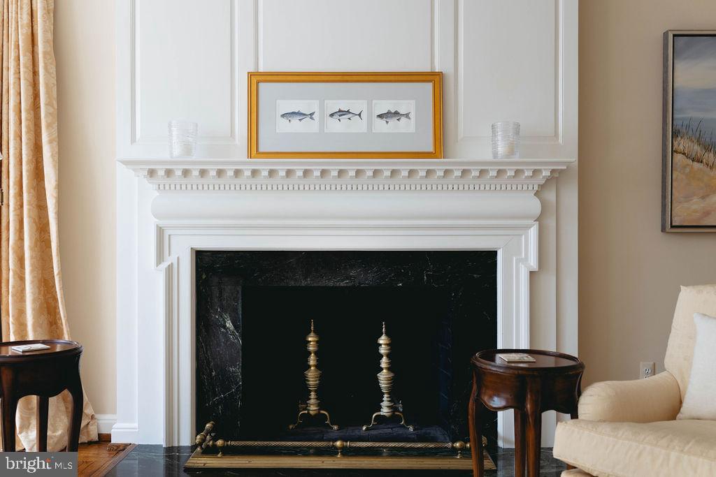 COUNTRY CLUB HILLS - Residential