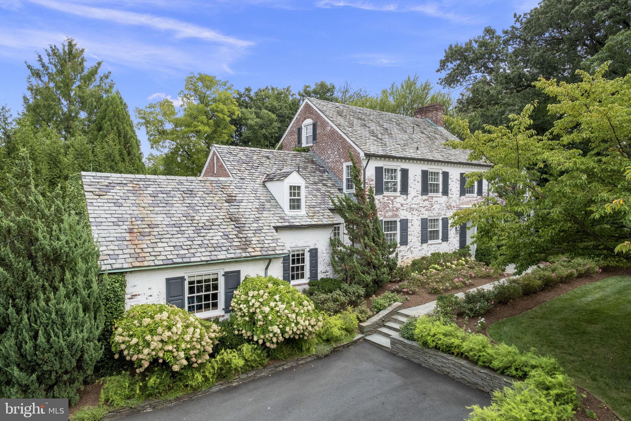 COUNTRY CLUB HILLS - Residential