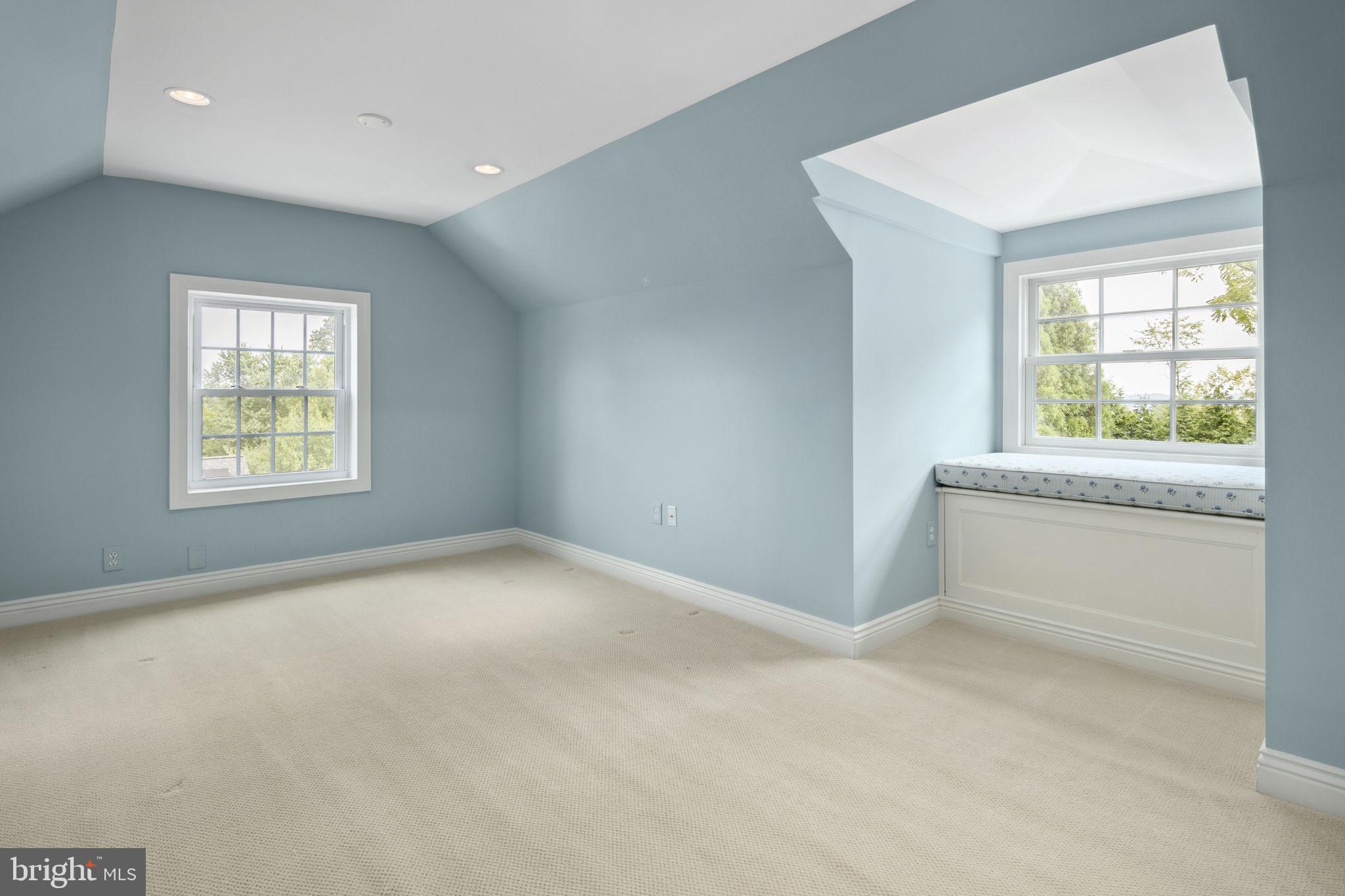 COUNTRY CLUB HILLS - Residential