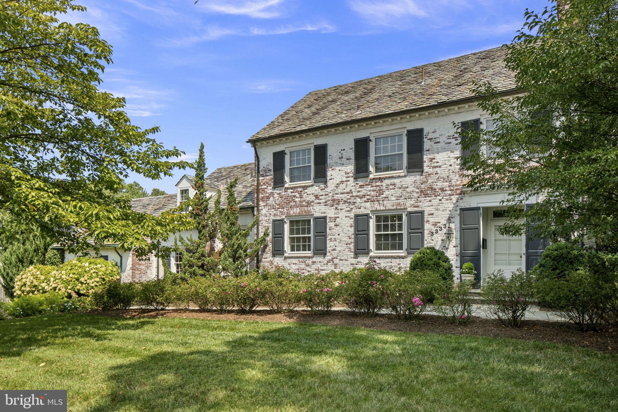 COUNTRY CLUB HILLS - Residential