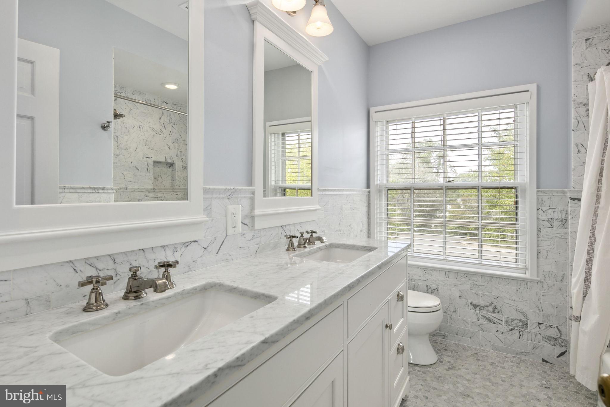 COUNTRY CLUB HILLS - Residential