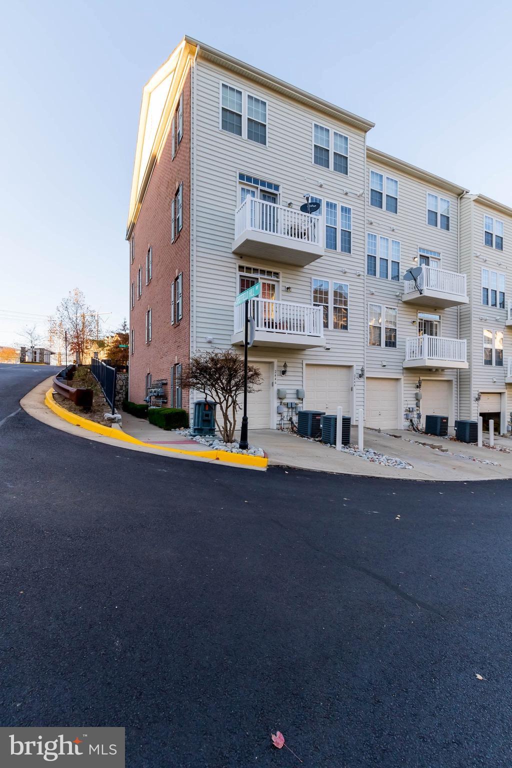 POTOMAC CLUB - Residential