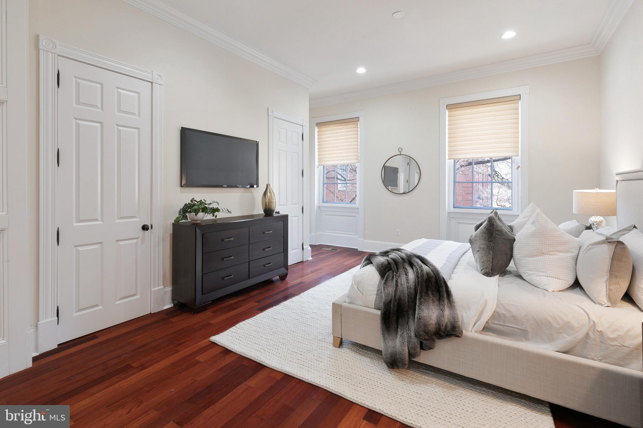 SOCIETY HILL - Residential