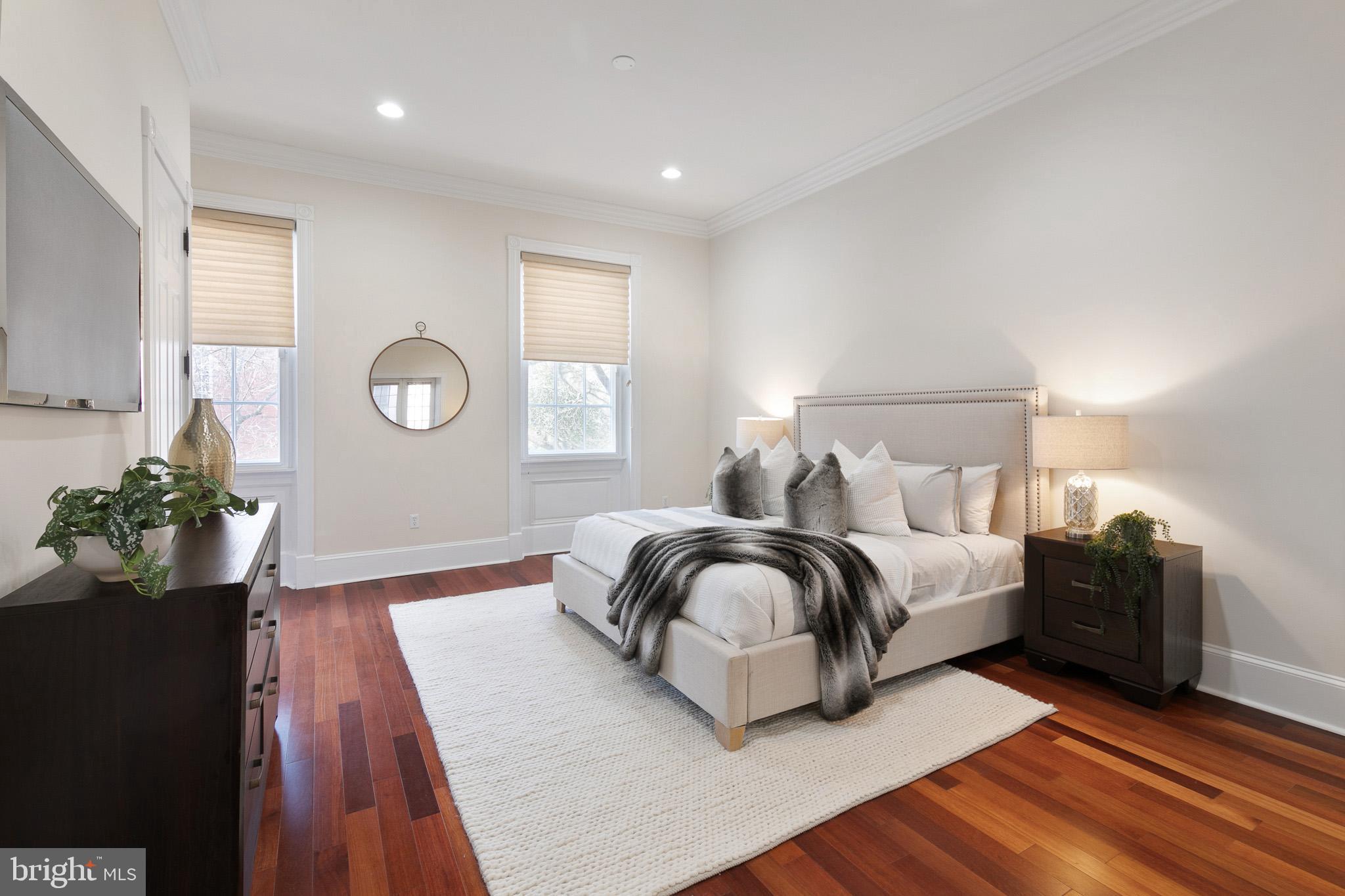 SOCIETY HILL - Residential
