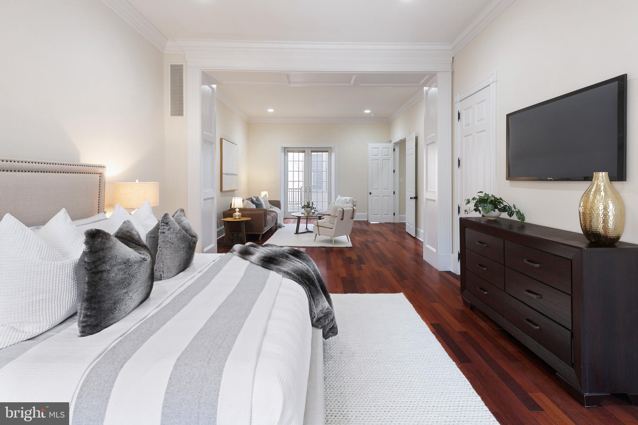 SOCIETY HILL - Residential