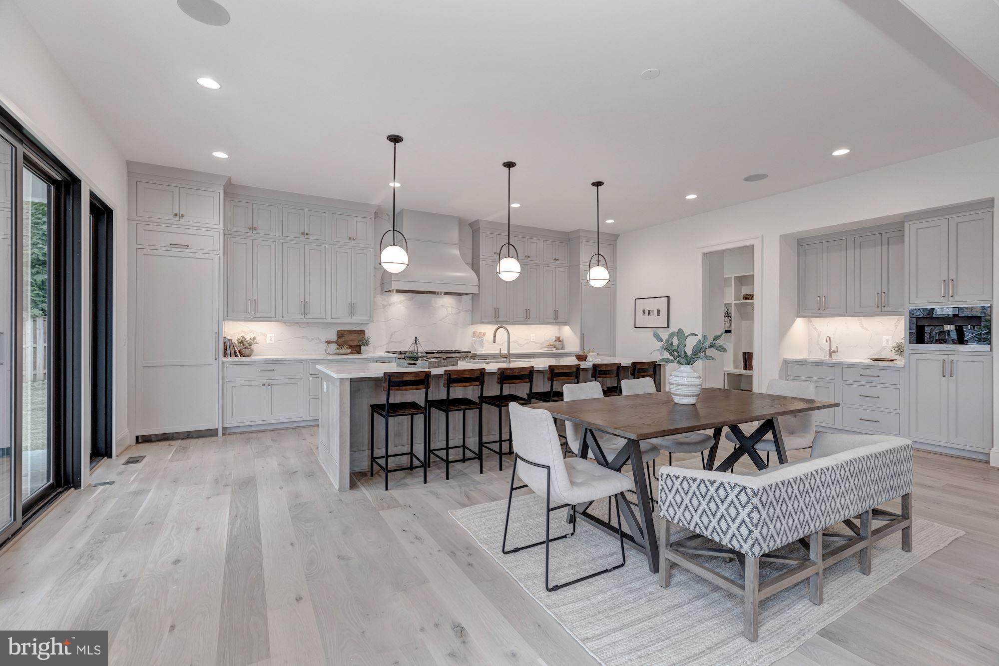 SALONA VILLAGE - Residential