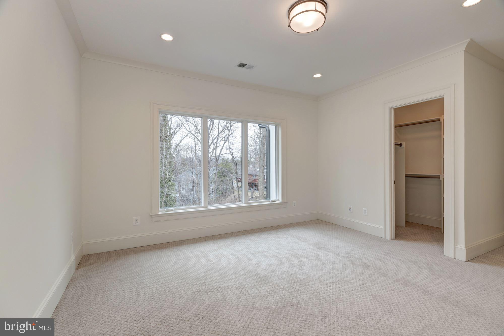 SALONA VILLAGE - Residential