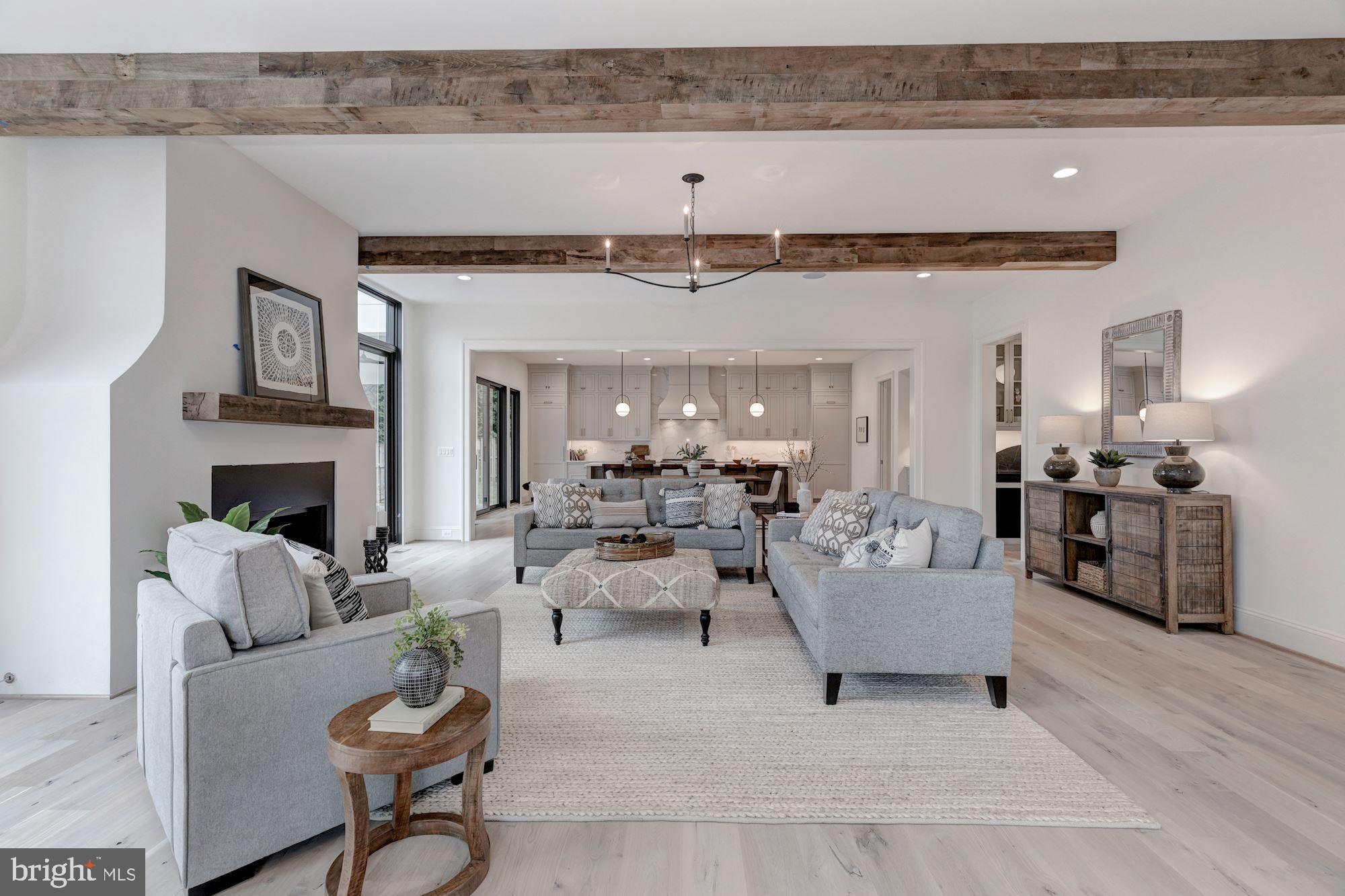 SALONA VILLAGE - Residential