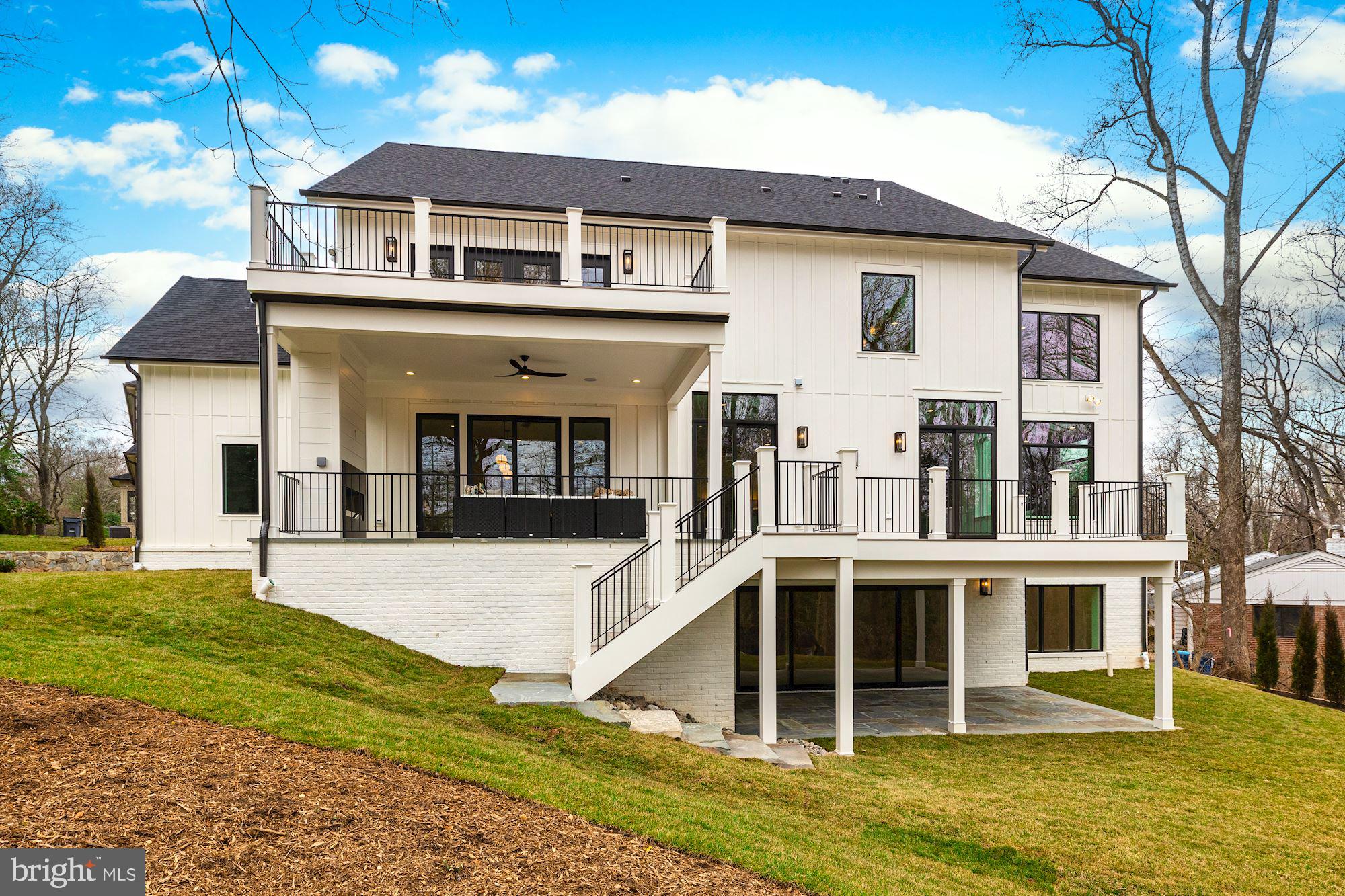 SALONA VILLAGE - Residential