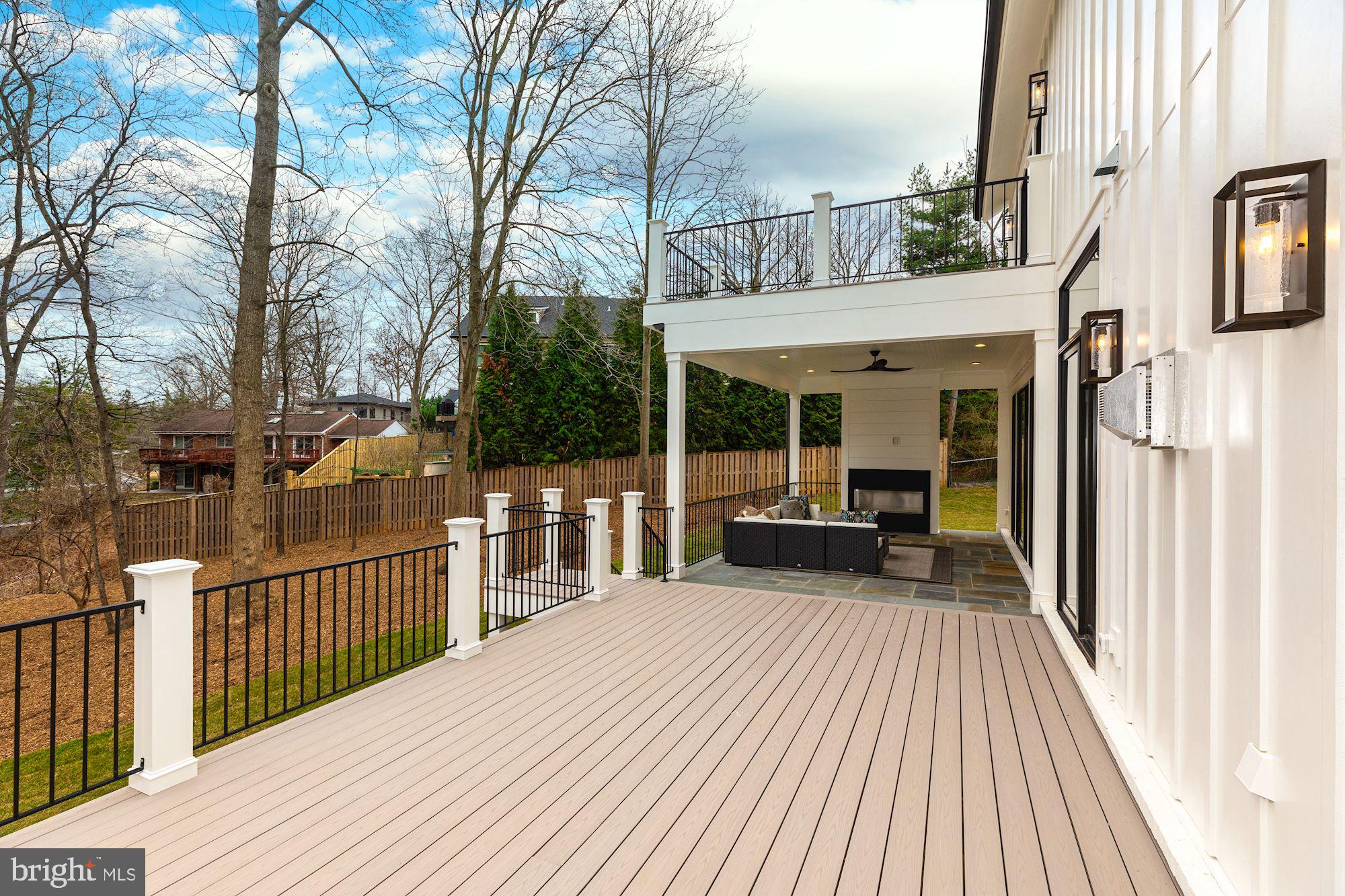 SALONA VILLAGE - Residential