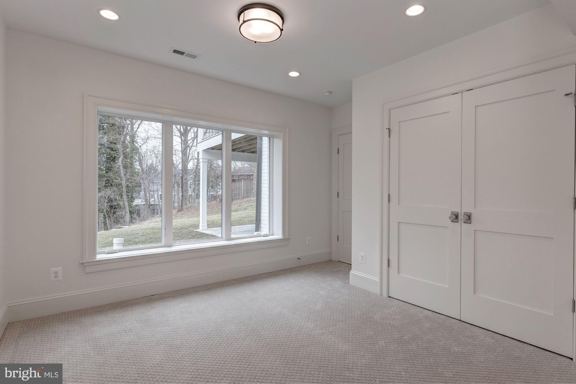 SALONA VILLAGE - Residential