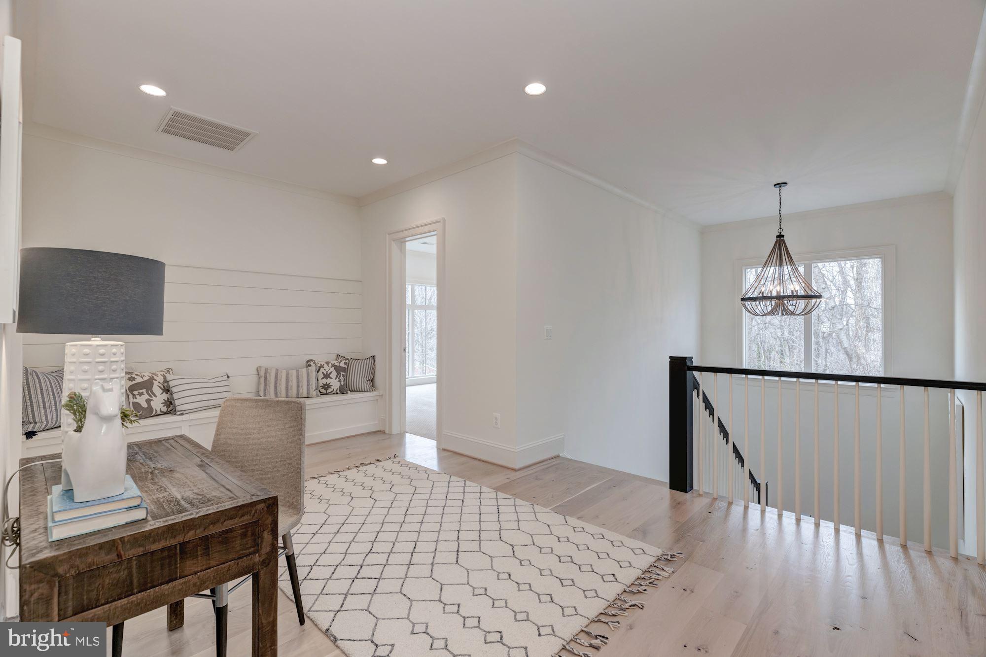 SALONA VILLAGE - Residential