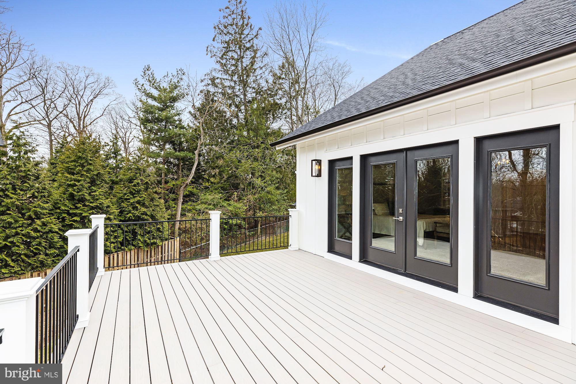 SALONA VILLAGE - Residential