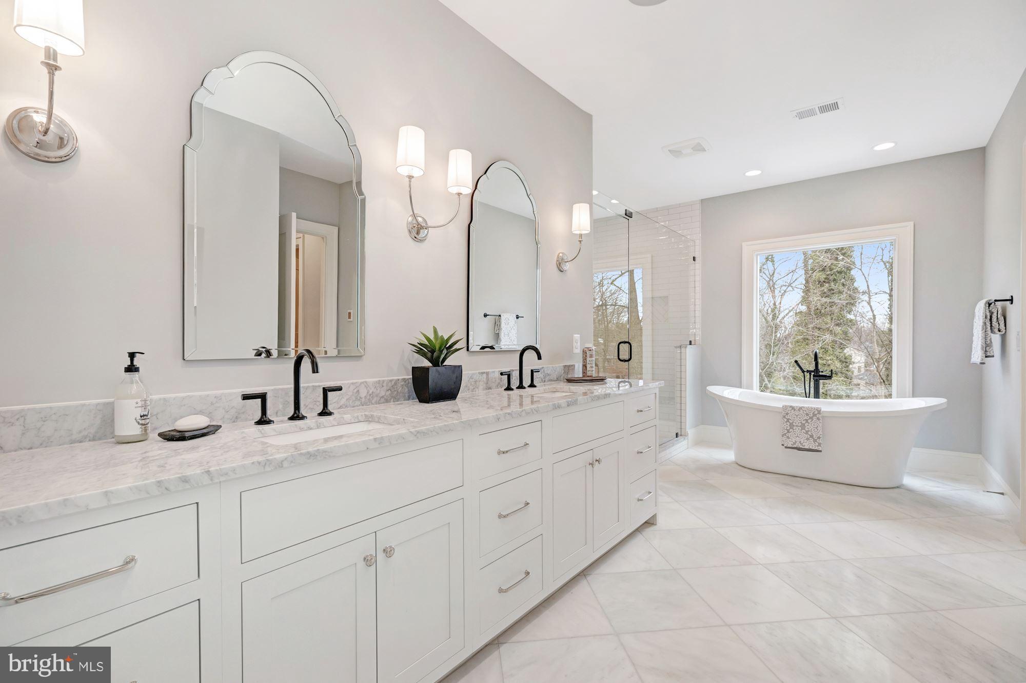 SALONA VILLAGE - Residential