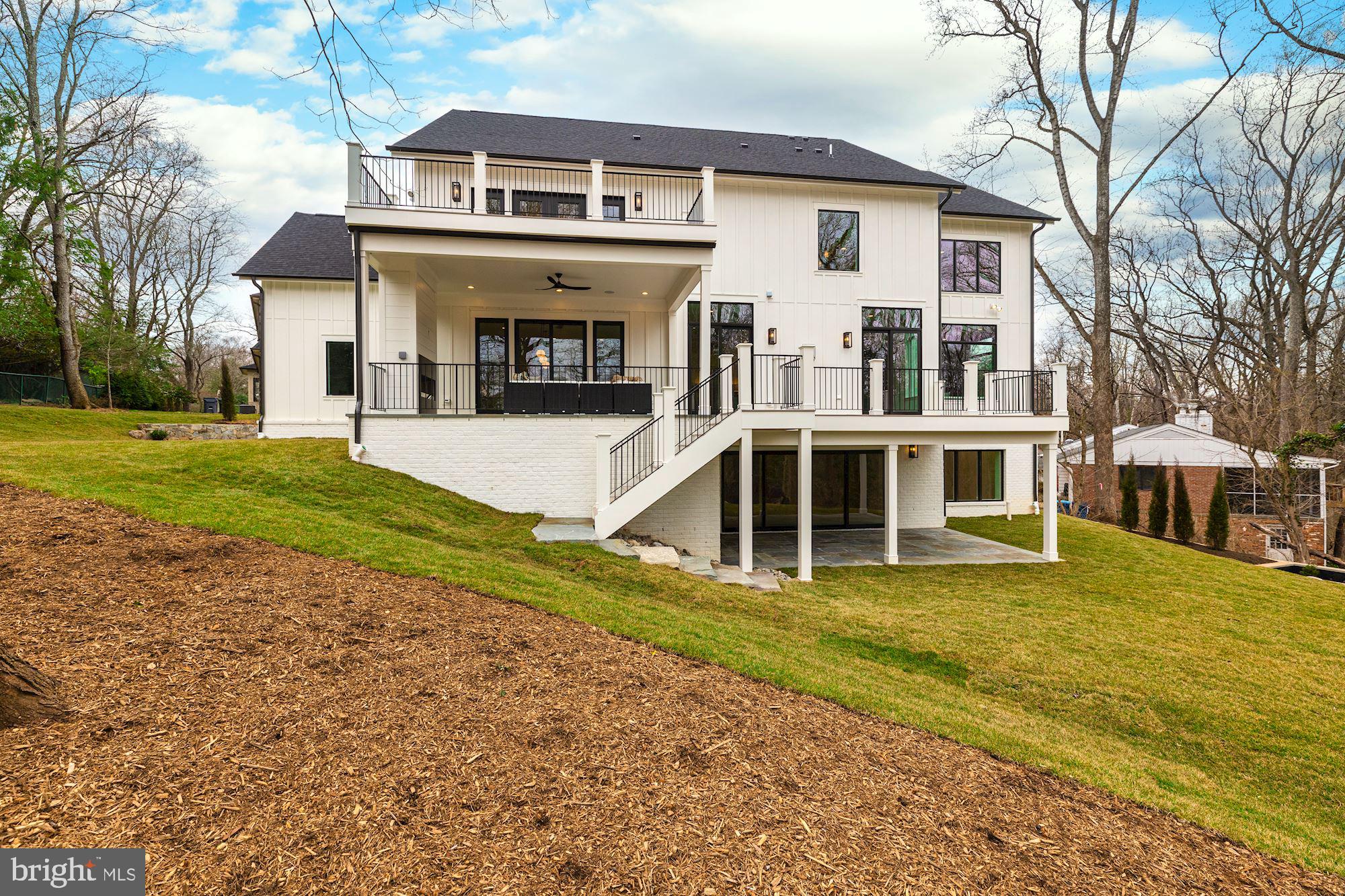 SALONA VILLAGE - Residential