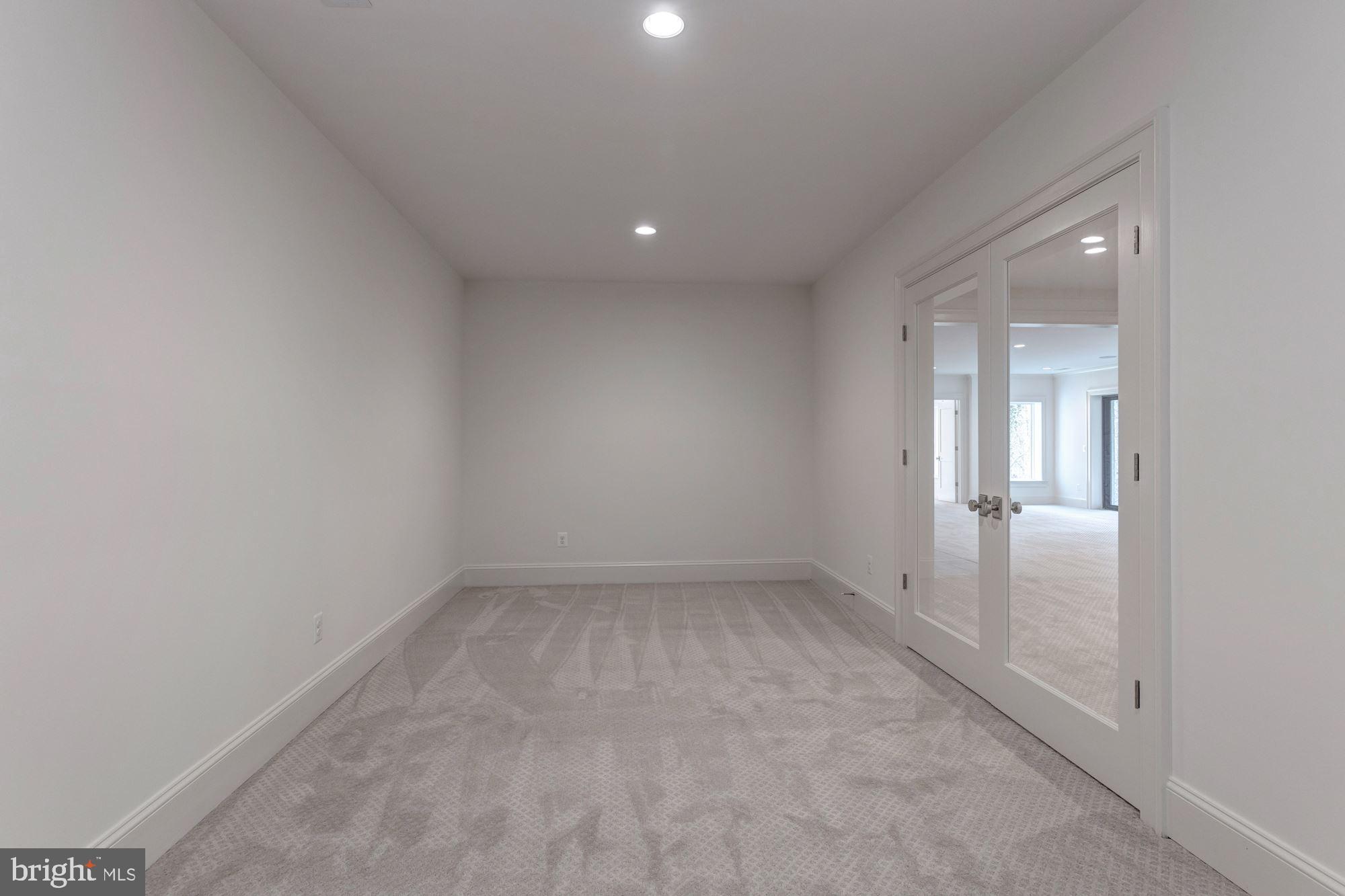 SALONA VILLAGE - Residential