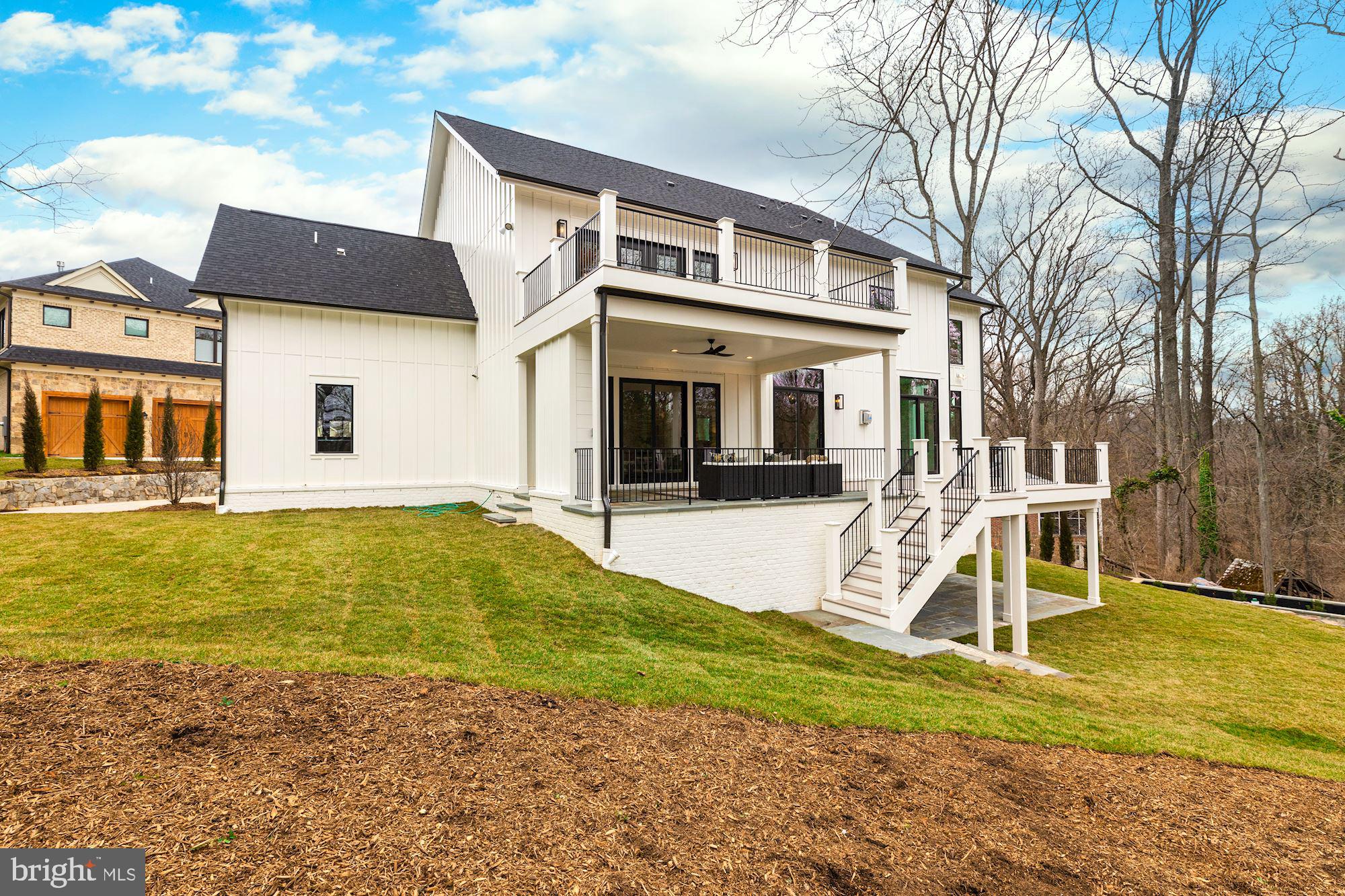 SALONA VILLAGE - Residential