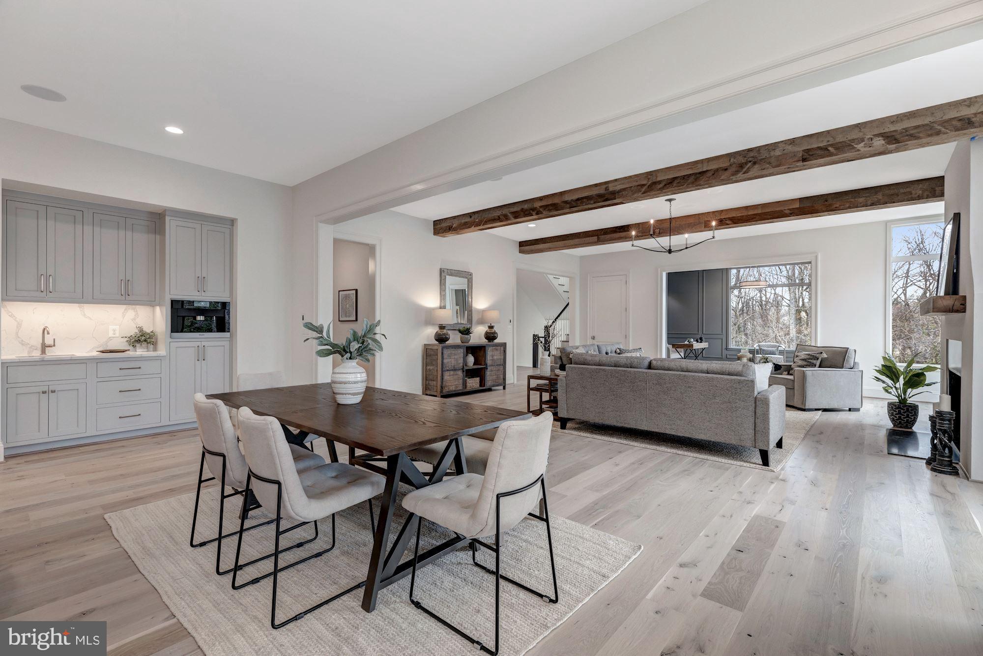 SALONA VILLAGE - Residential