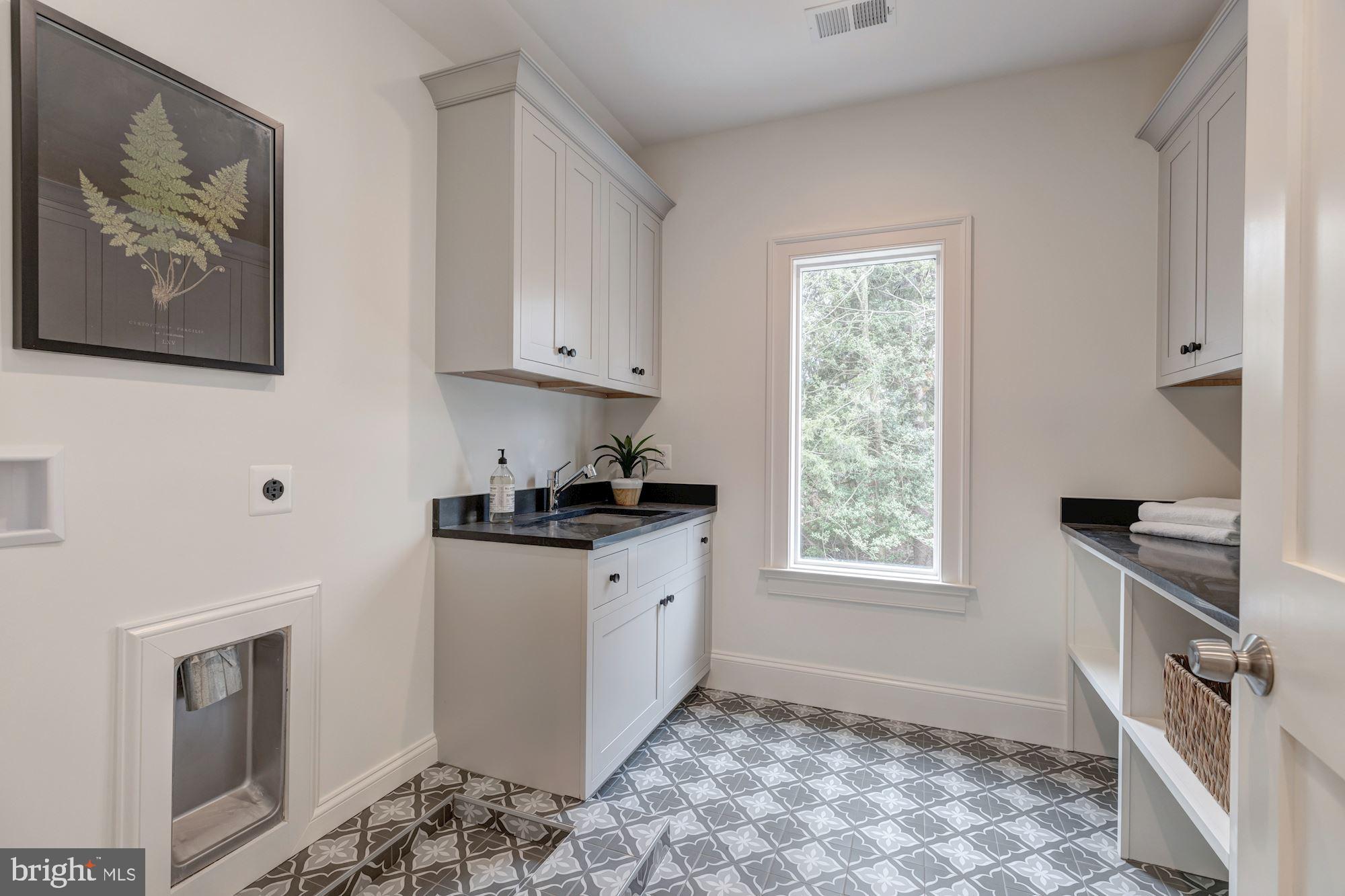 SALONA VILLAGE - Residential