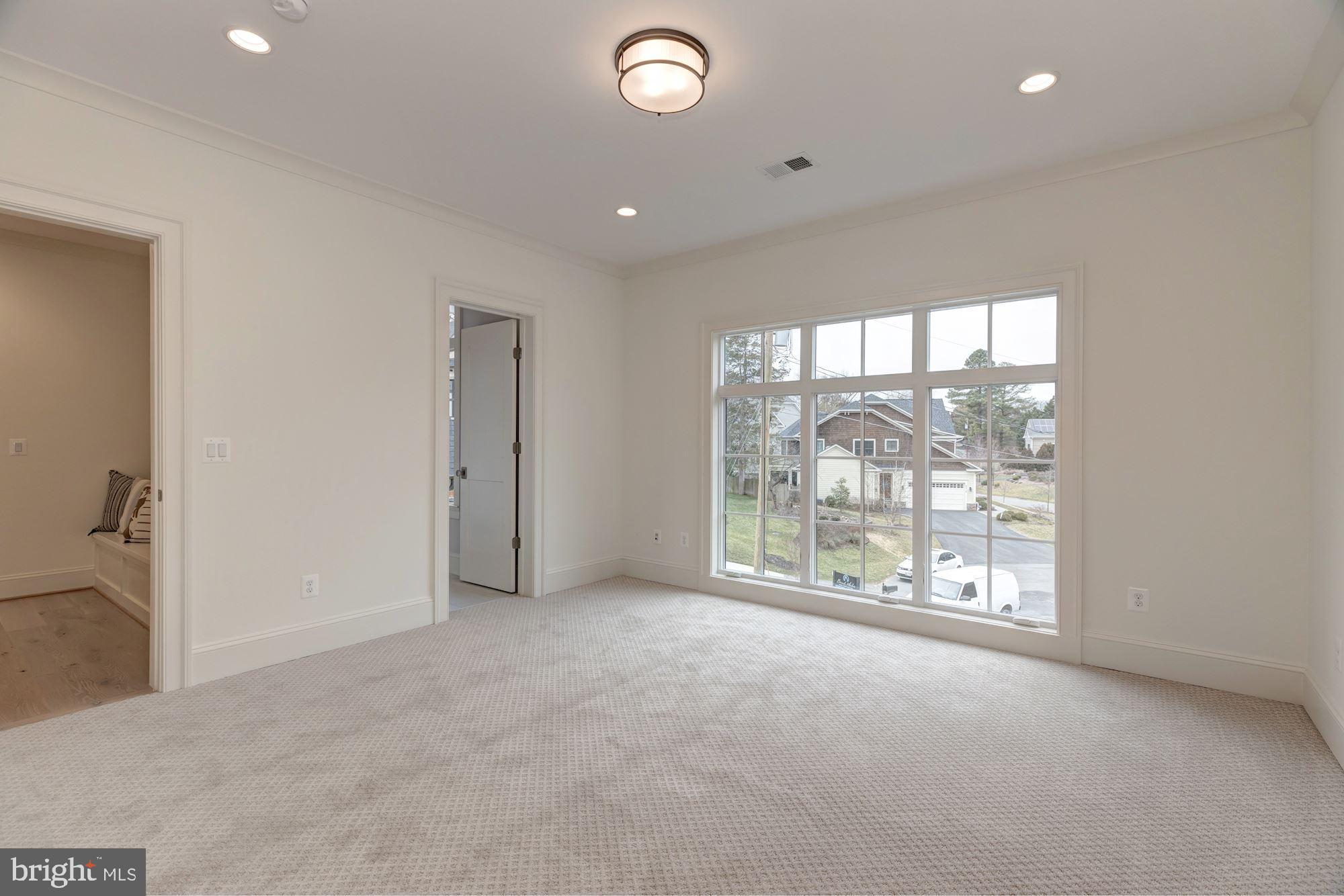 SALONA VILLAGE - Residential