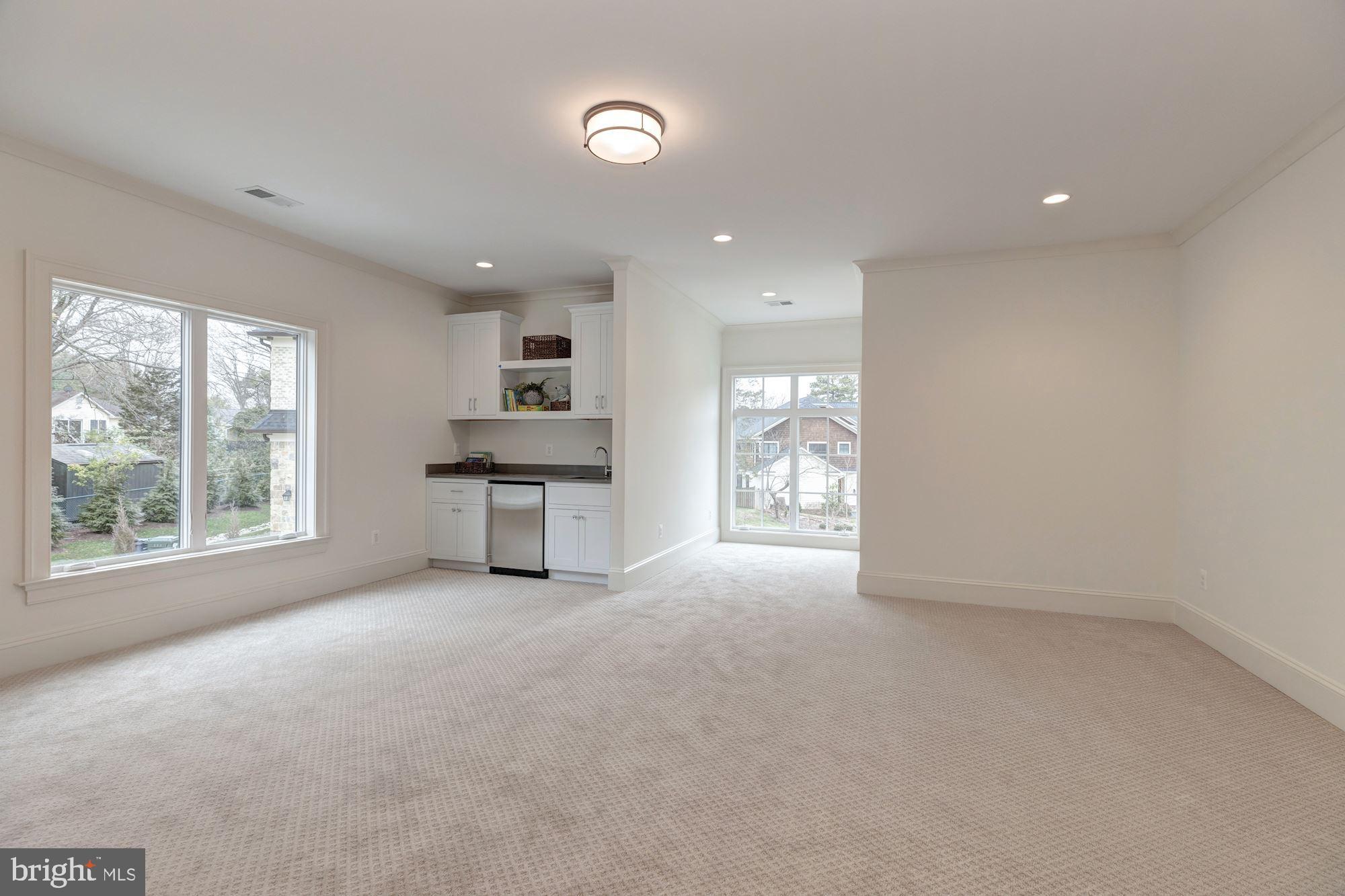 SALONA VILLAGE - Residential