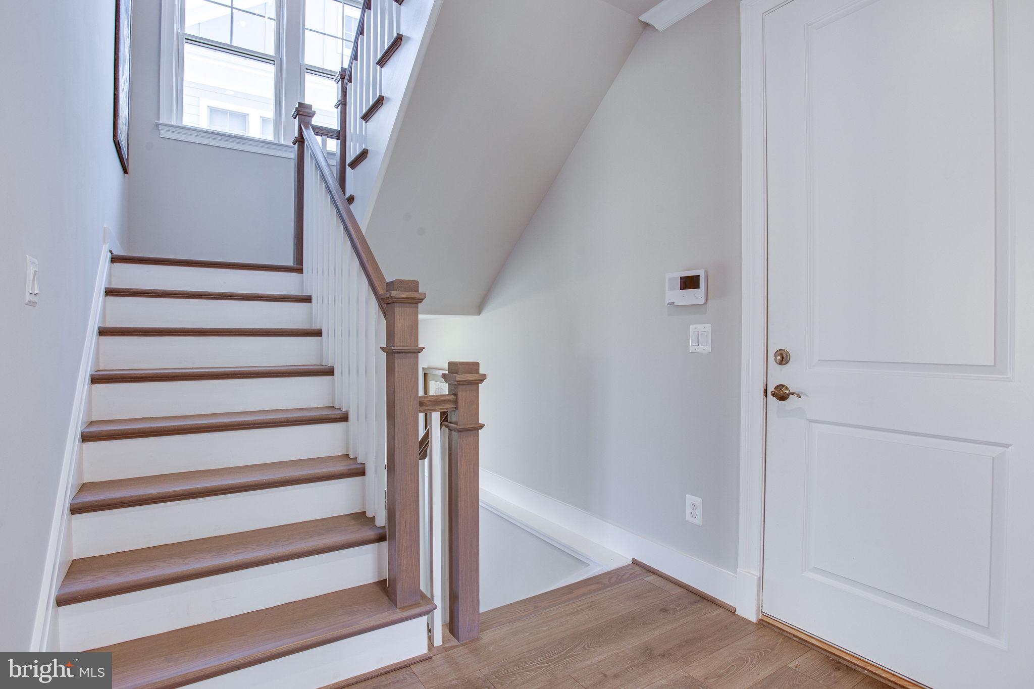 VIENNA WOODS - Residential