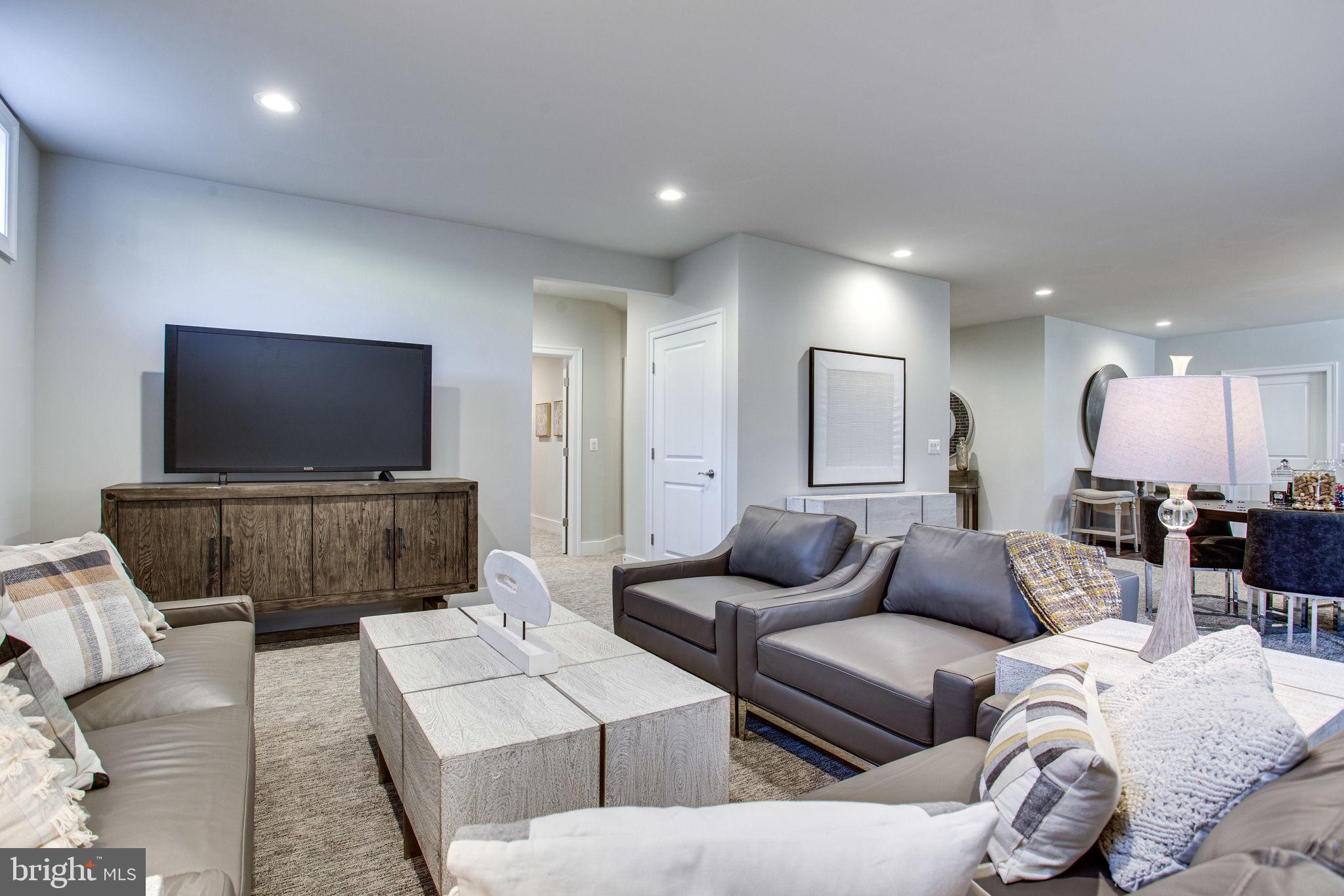 VIENNA WOODS - Residential