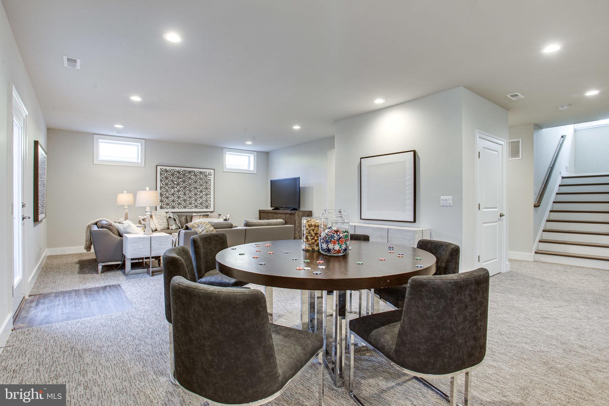 VIENNA WOODS - Residential