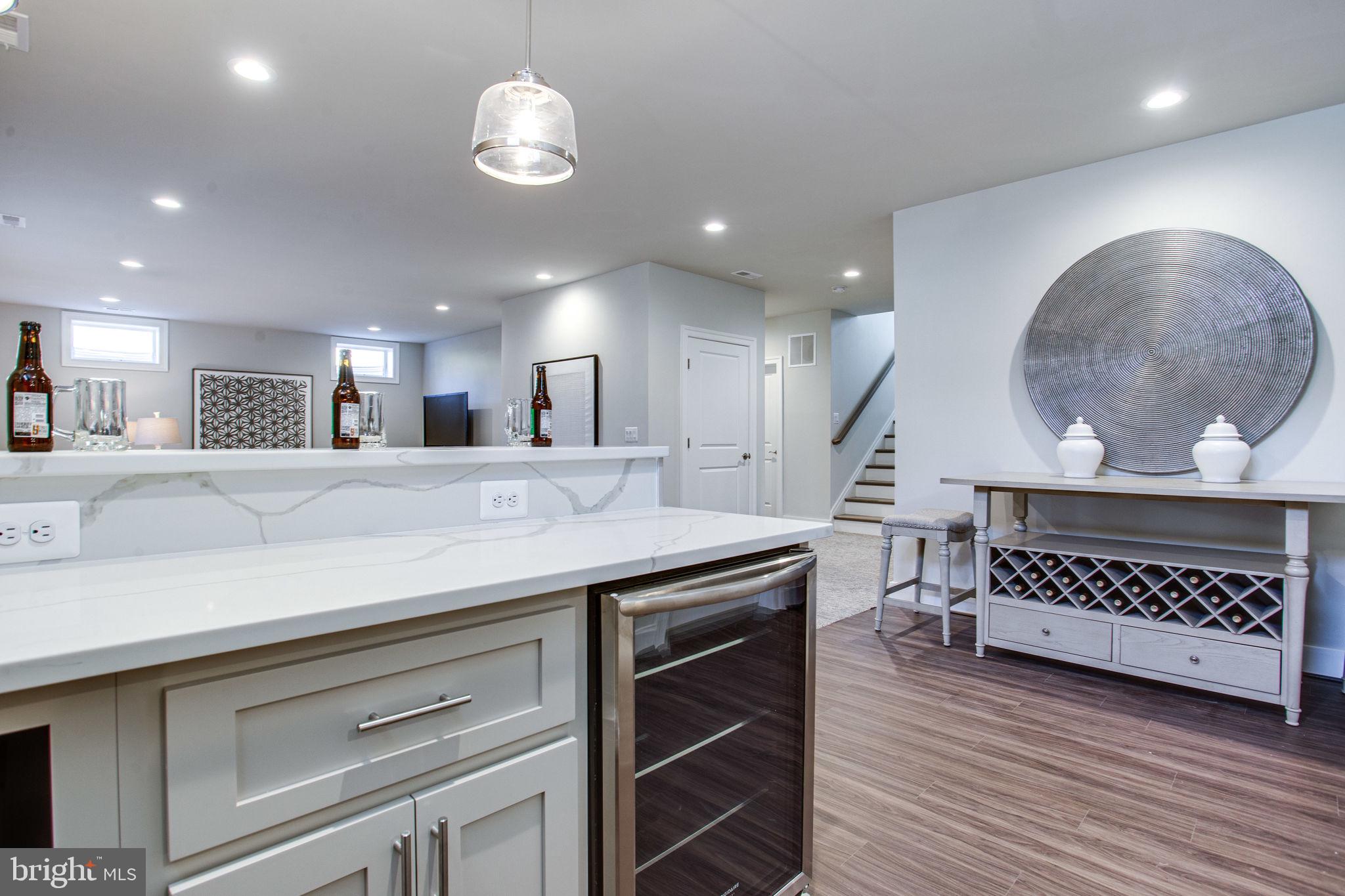 VIENNA WOODS - Residential