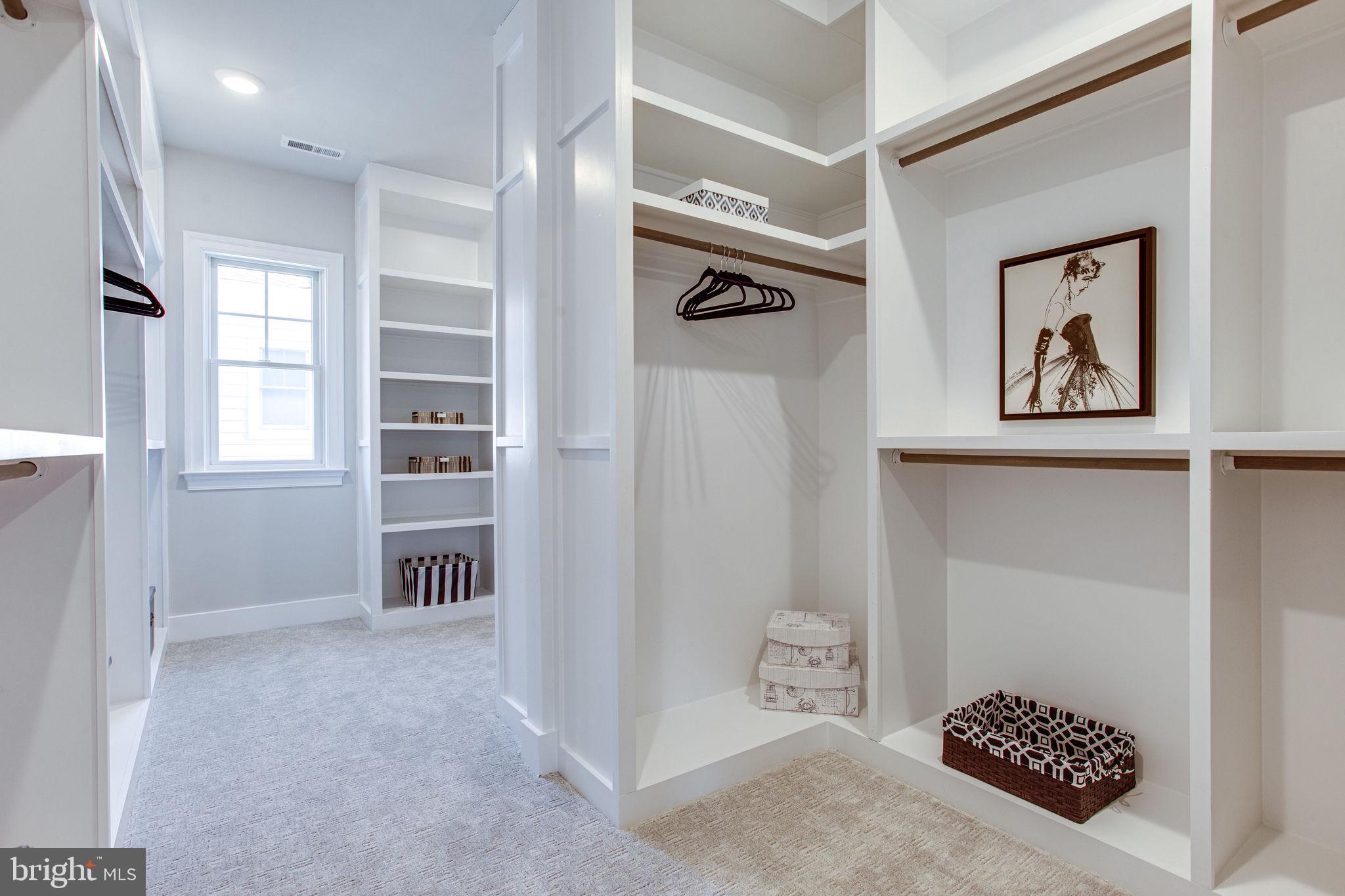 VIENNA WOODS - Residential