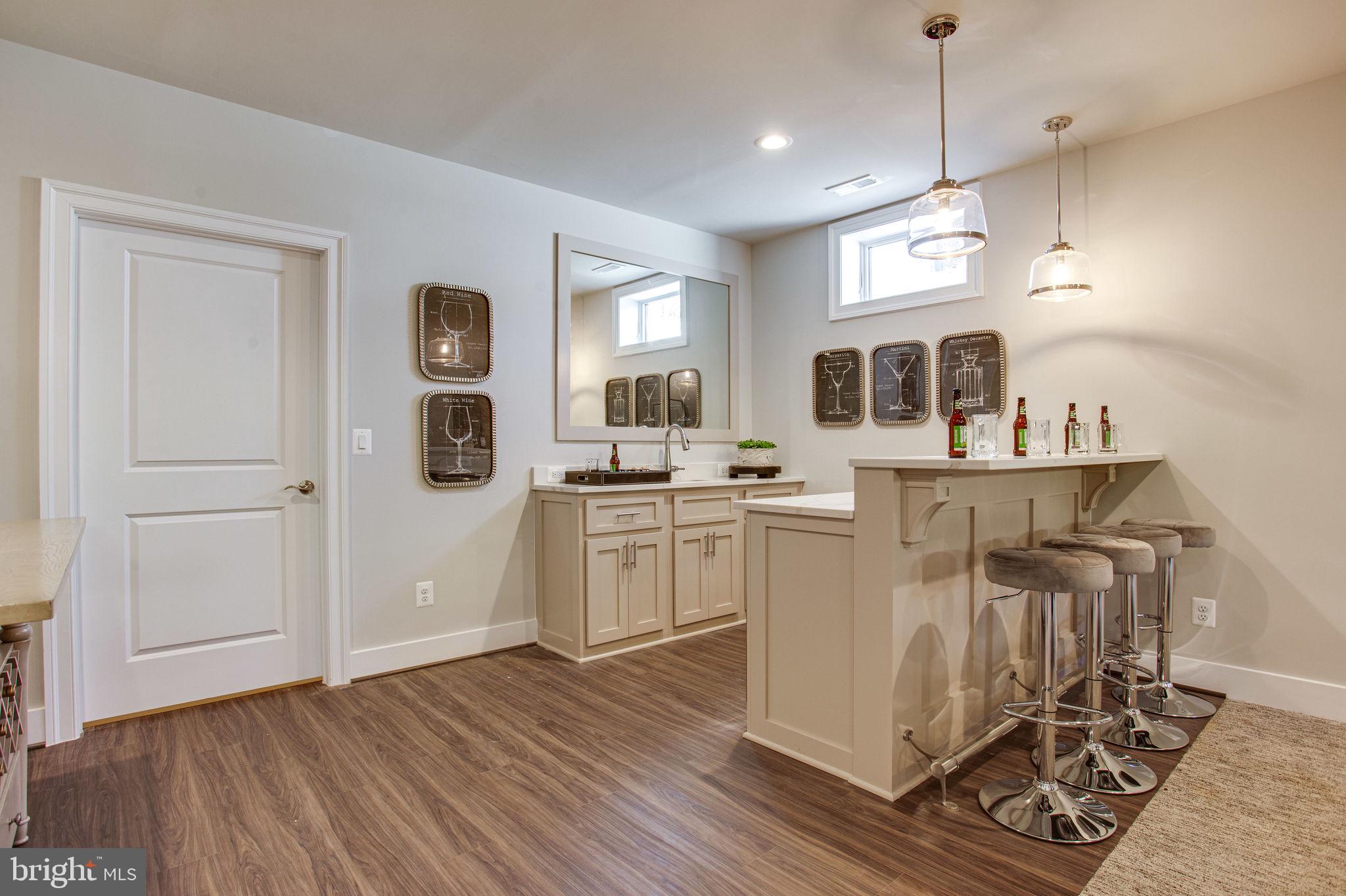 VIENNA WOODS - Residential