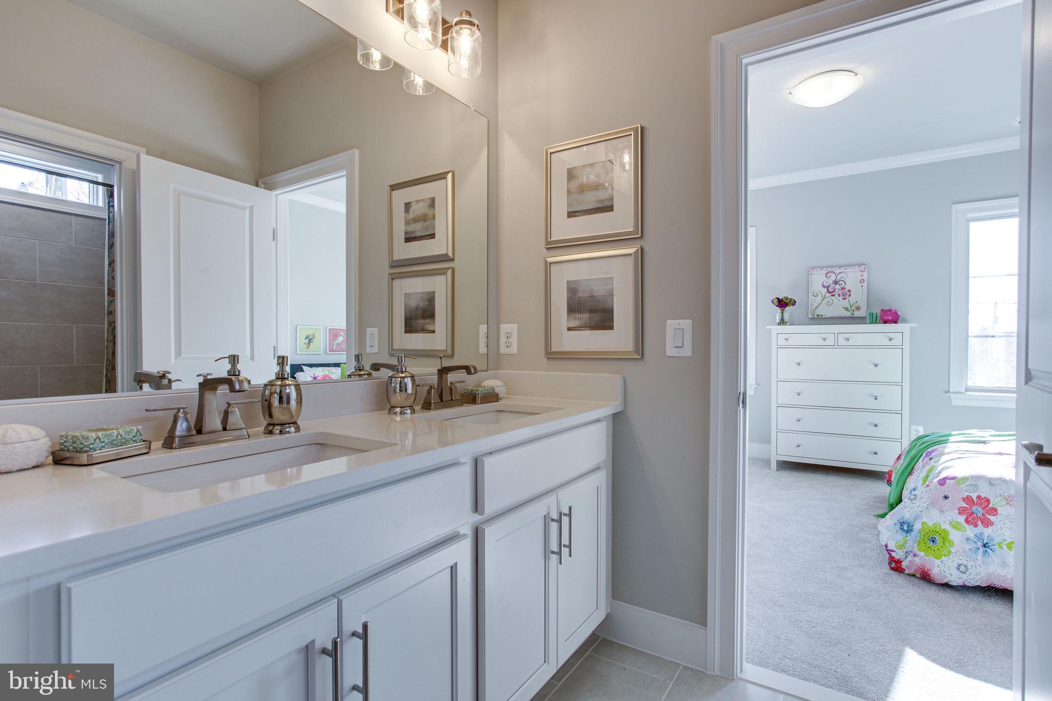 VIENNA WOODS - Residential