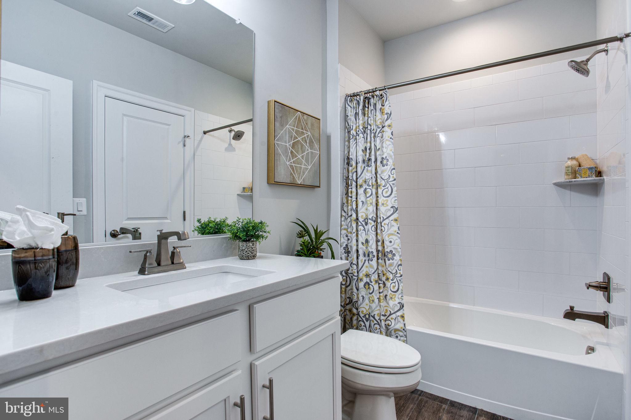 VIENNA WOODS - Residential