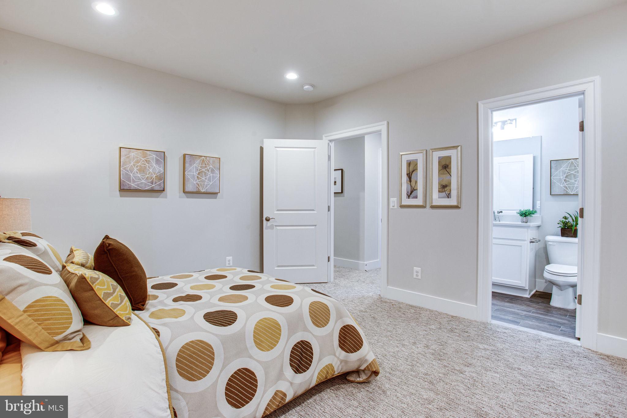 VIENNA WOODS - Residential