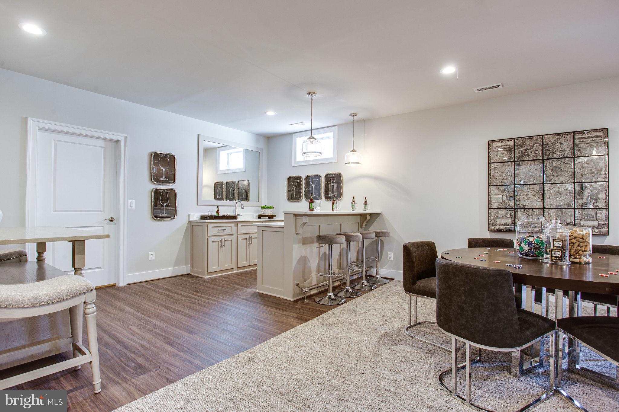 VIENNA WOODS - Residential